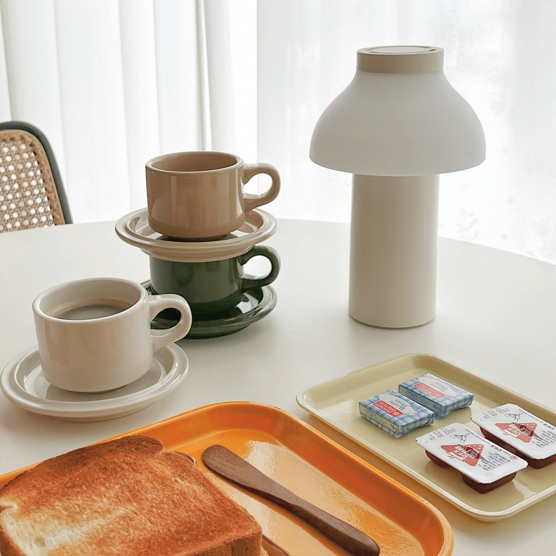 Glossy Ceramic Cup & Saucer Set user photo