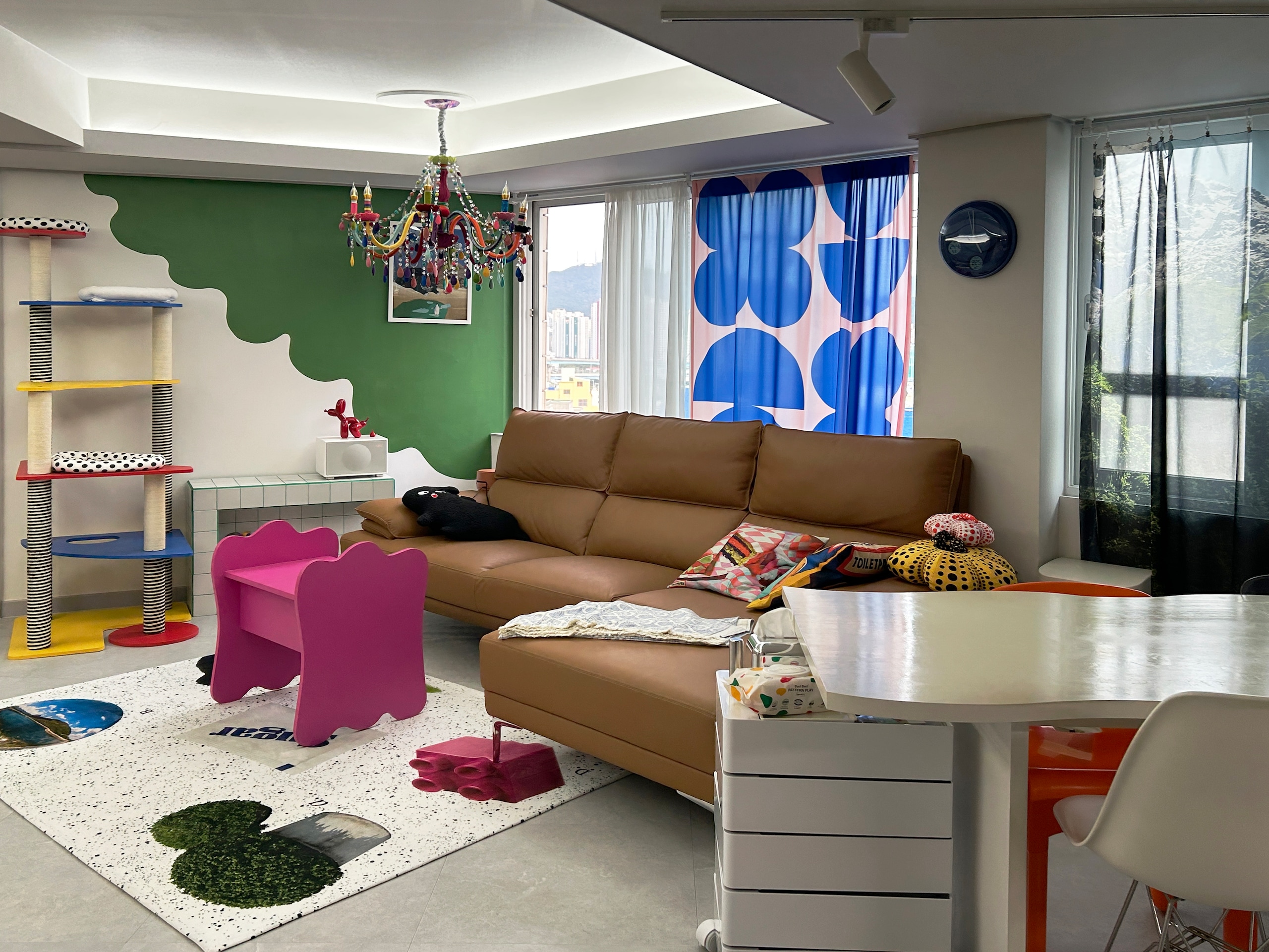 Eiffel Base Molded Chair user photo