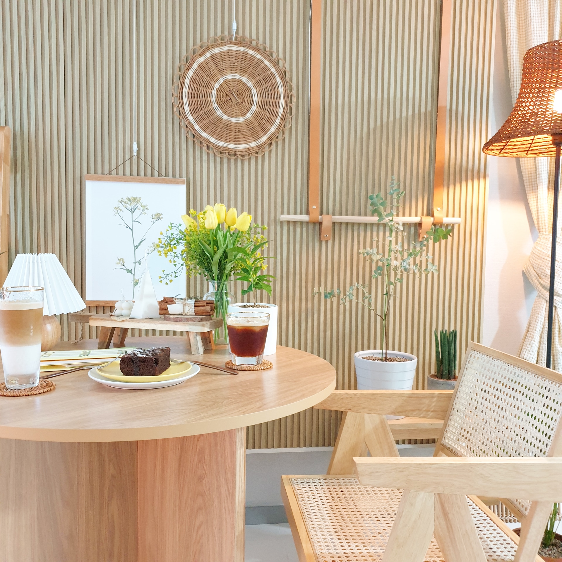 Small Round Dining Table user photo