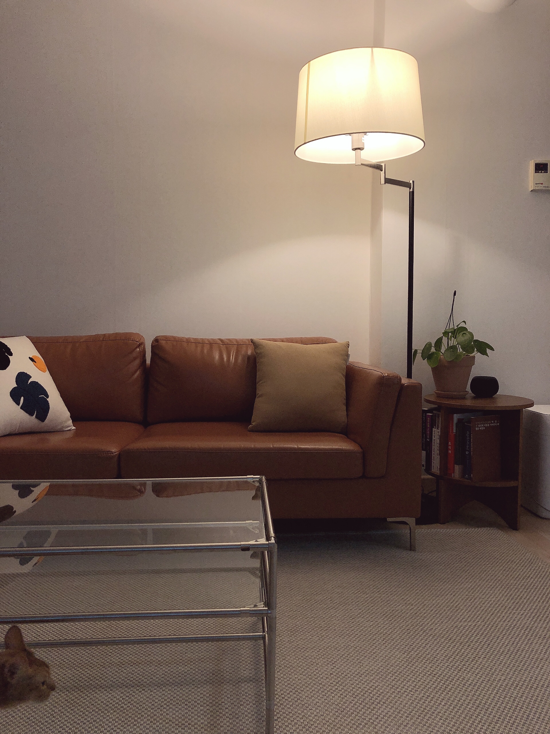 Round Wood Side Table with Built-in Bookshelf user photo