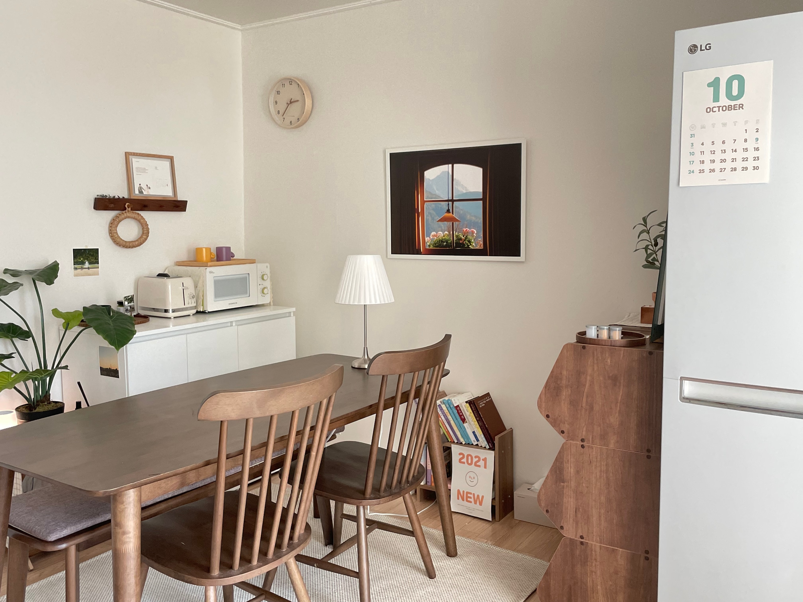 Solid Wood Dining Table user photo