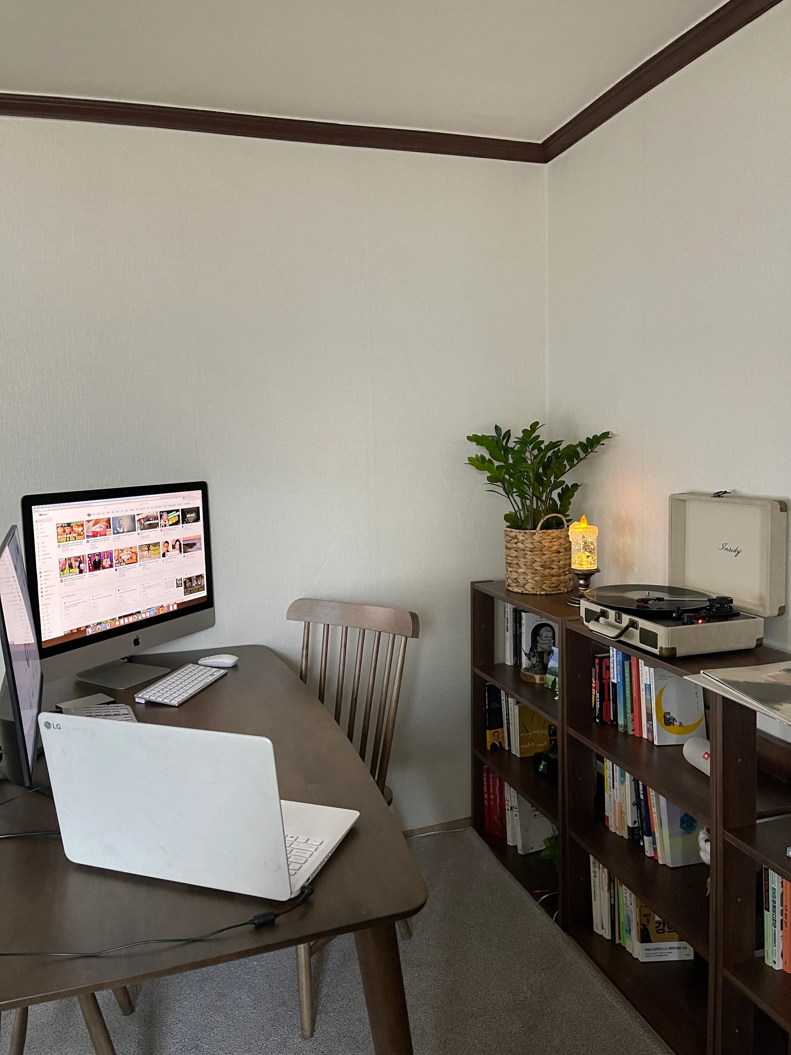 Solid Wood Dining Table user photo
