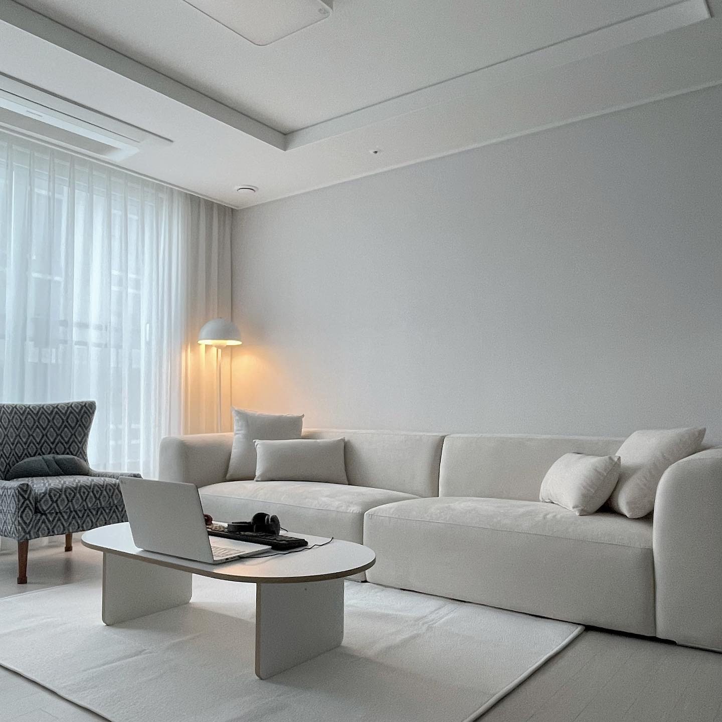White Solid Wood Coffee Table user photo