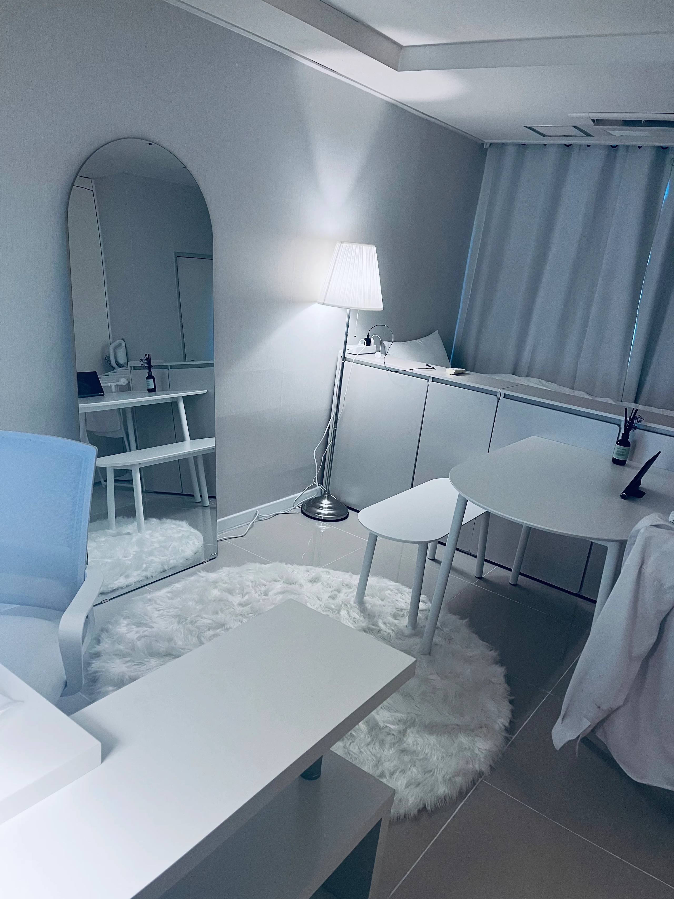 Half-Round White Laminate Dining Table user photo