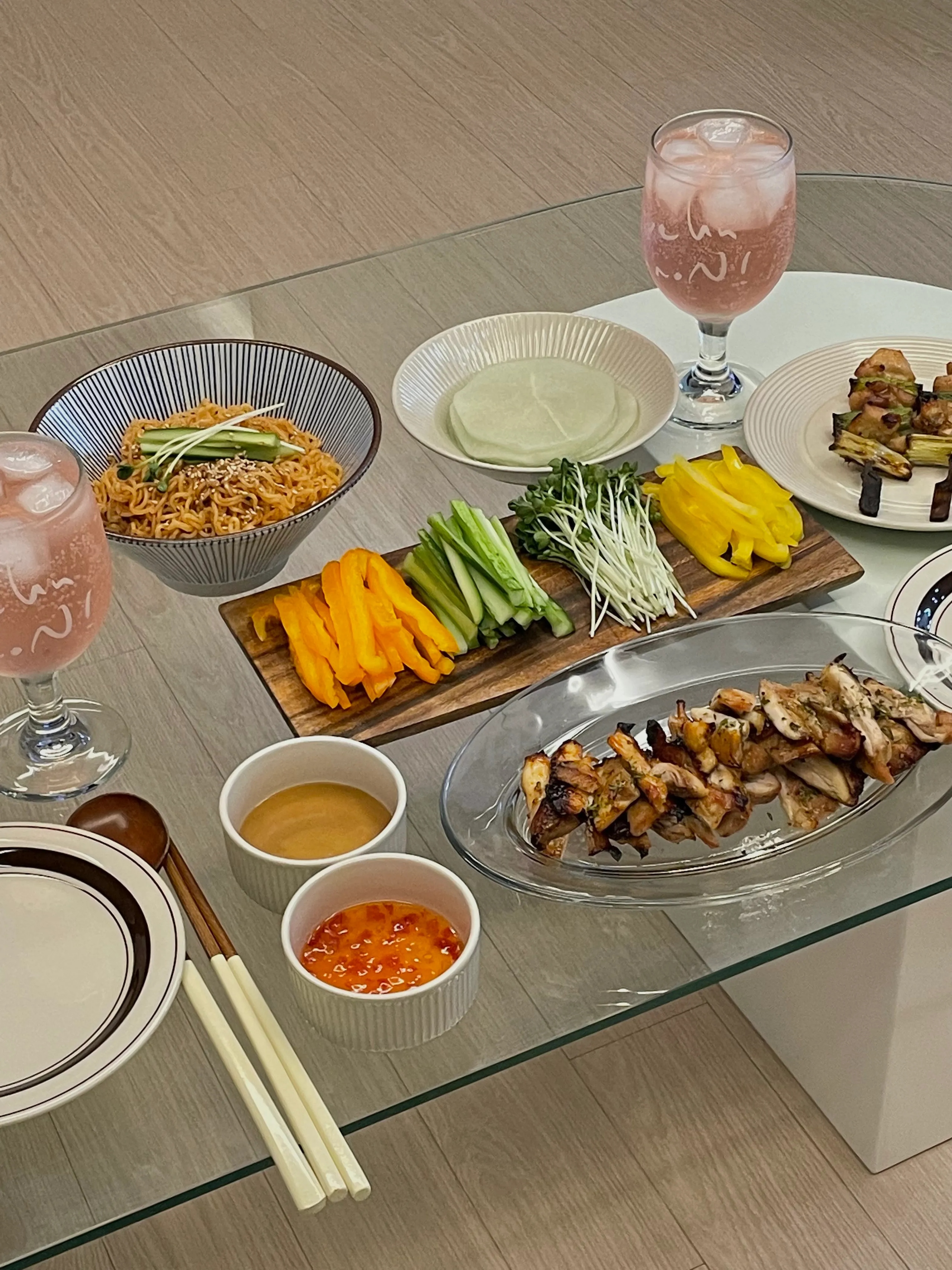 Dual-Tone Chopsticks & Spoon Set user photo