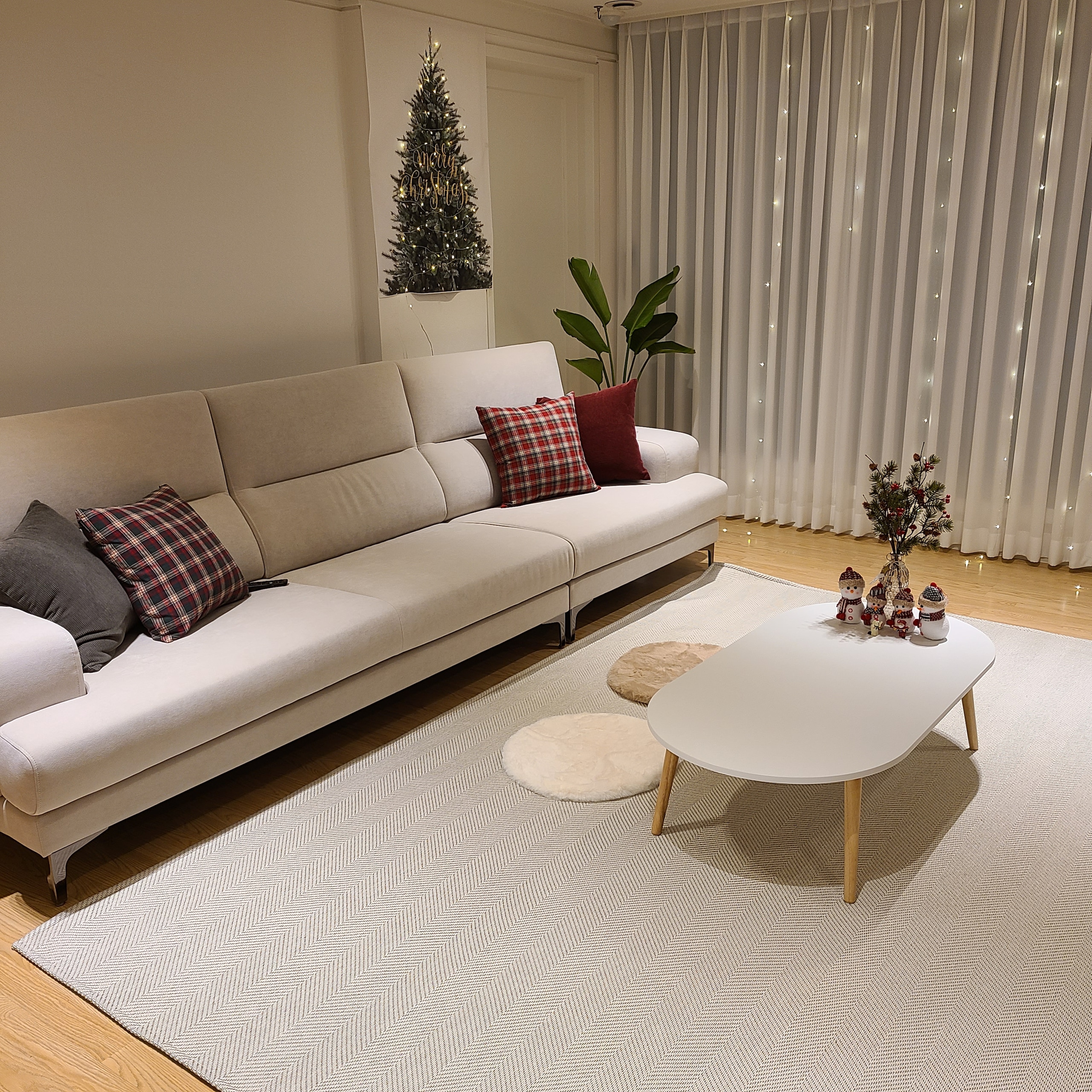 Plain Living Room Coffee Table user photo