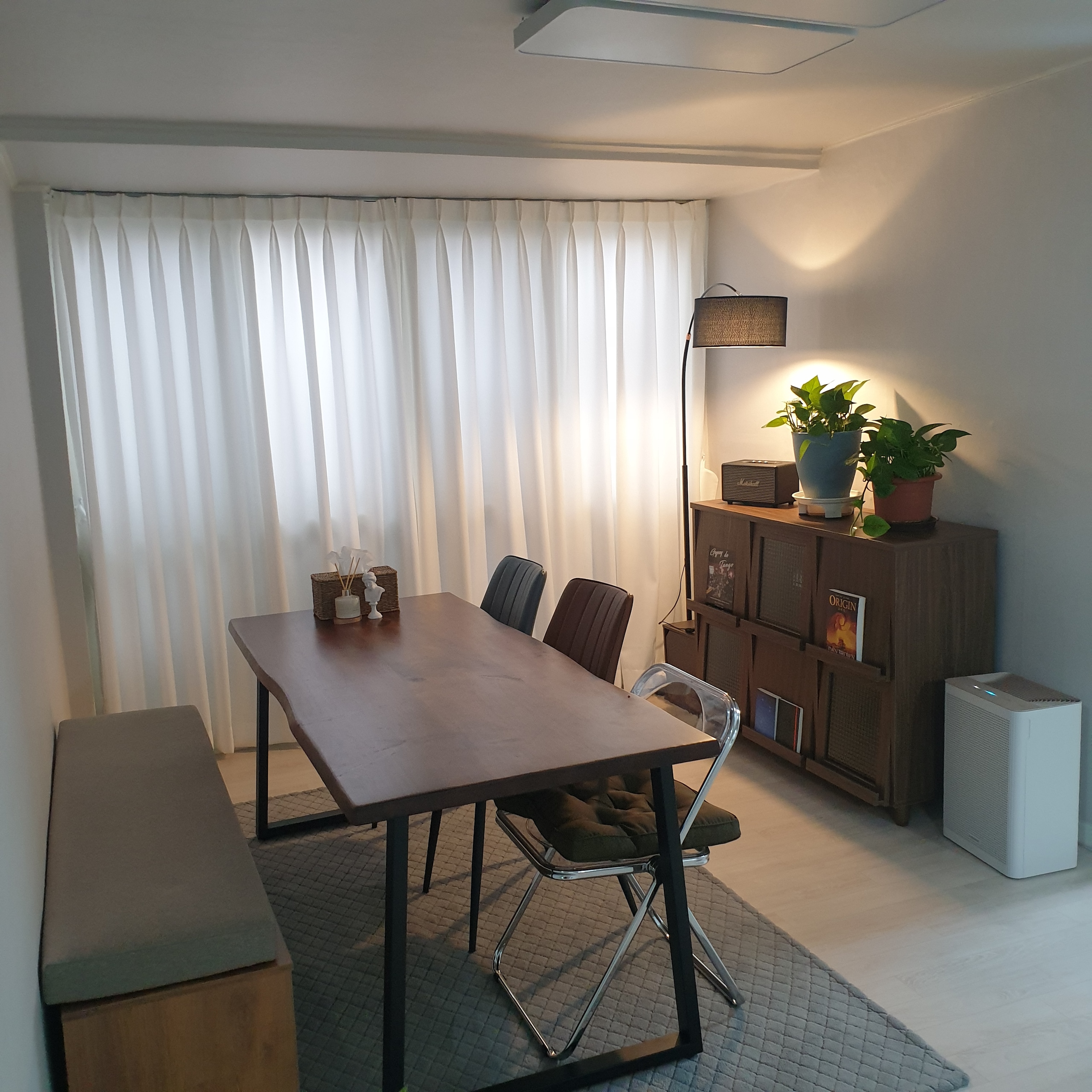 Wooden Slab Dining Table user photo