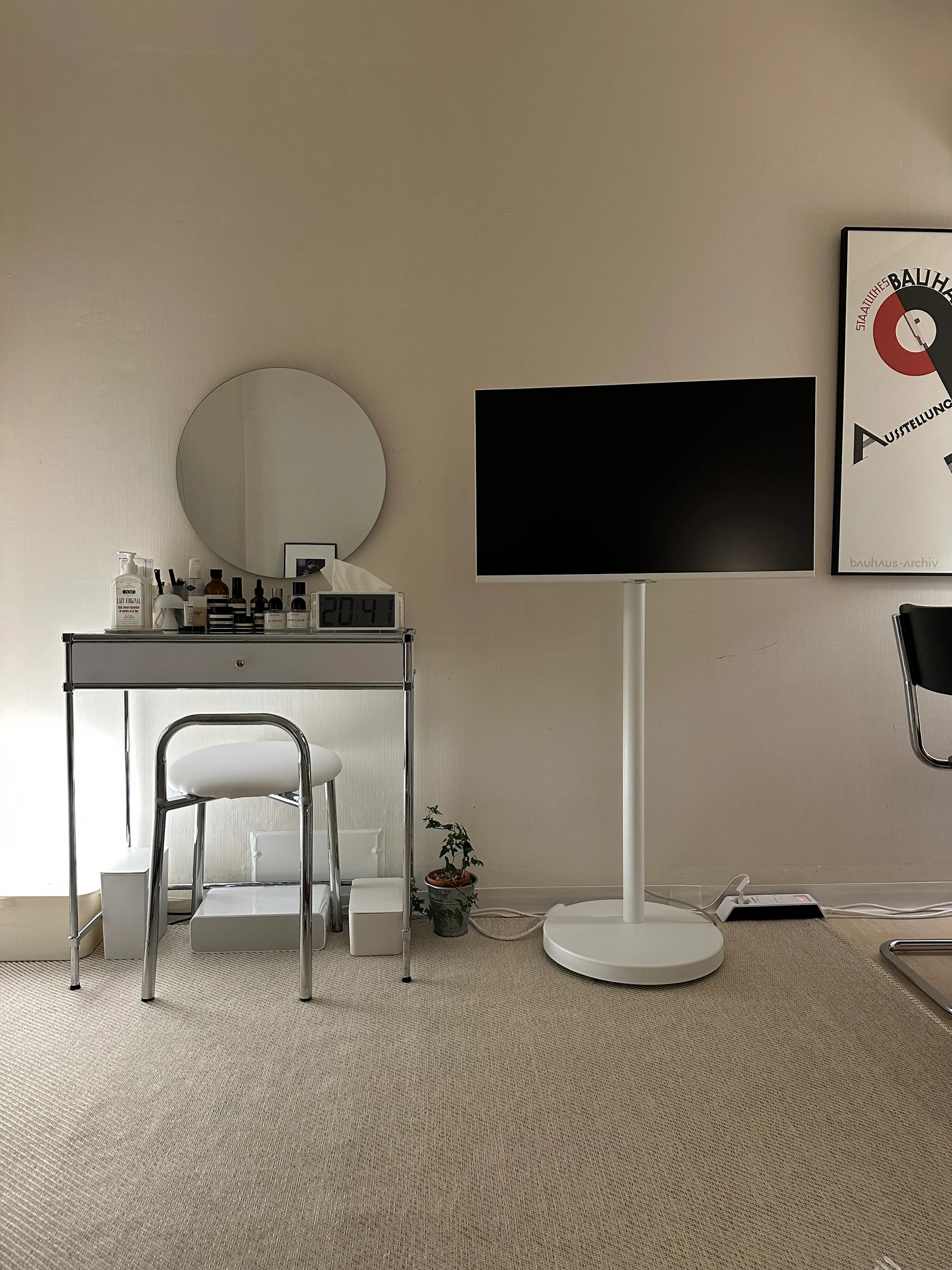 Chrome Loop Back Chair user photo