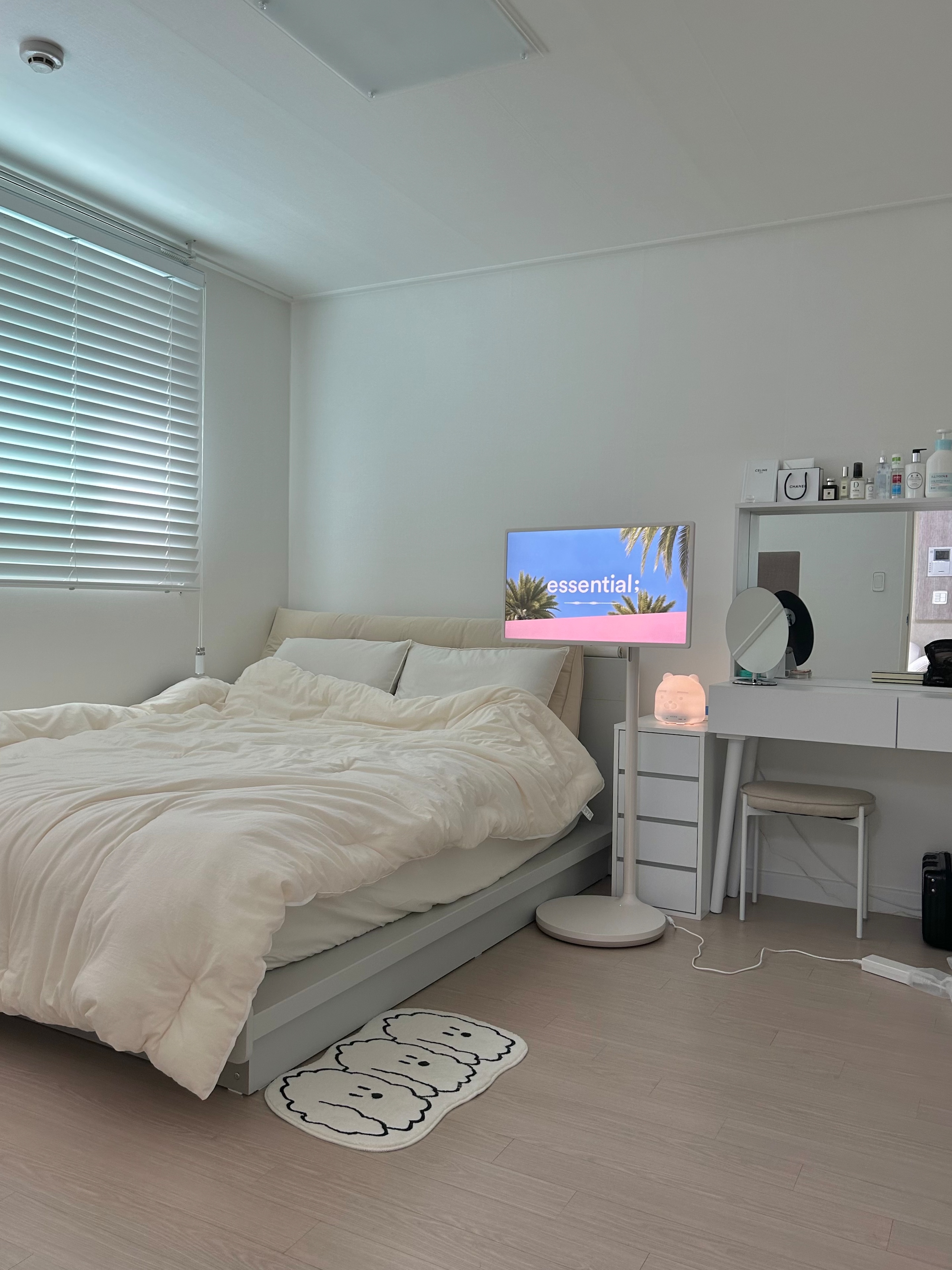 4-Drawer Movable Storage Cabinet user photo