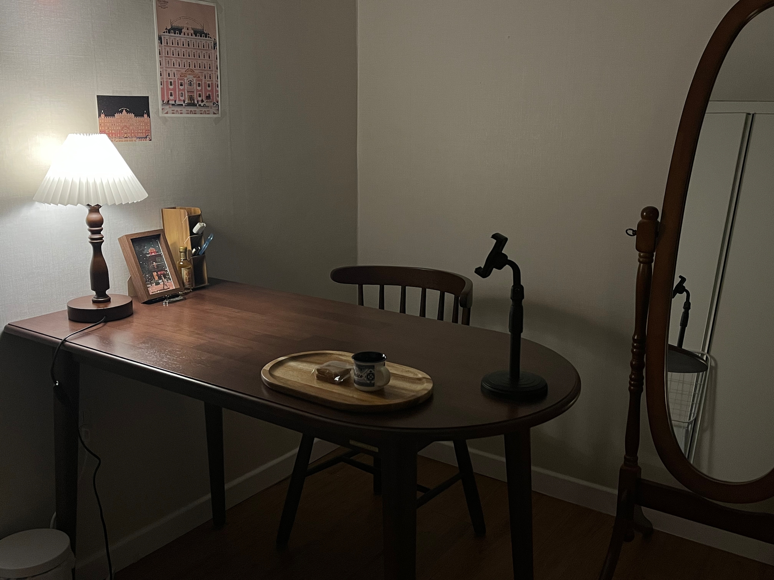Walnut Half Oval Dining Table user photo