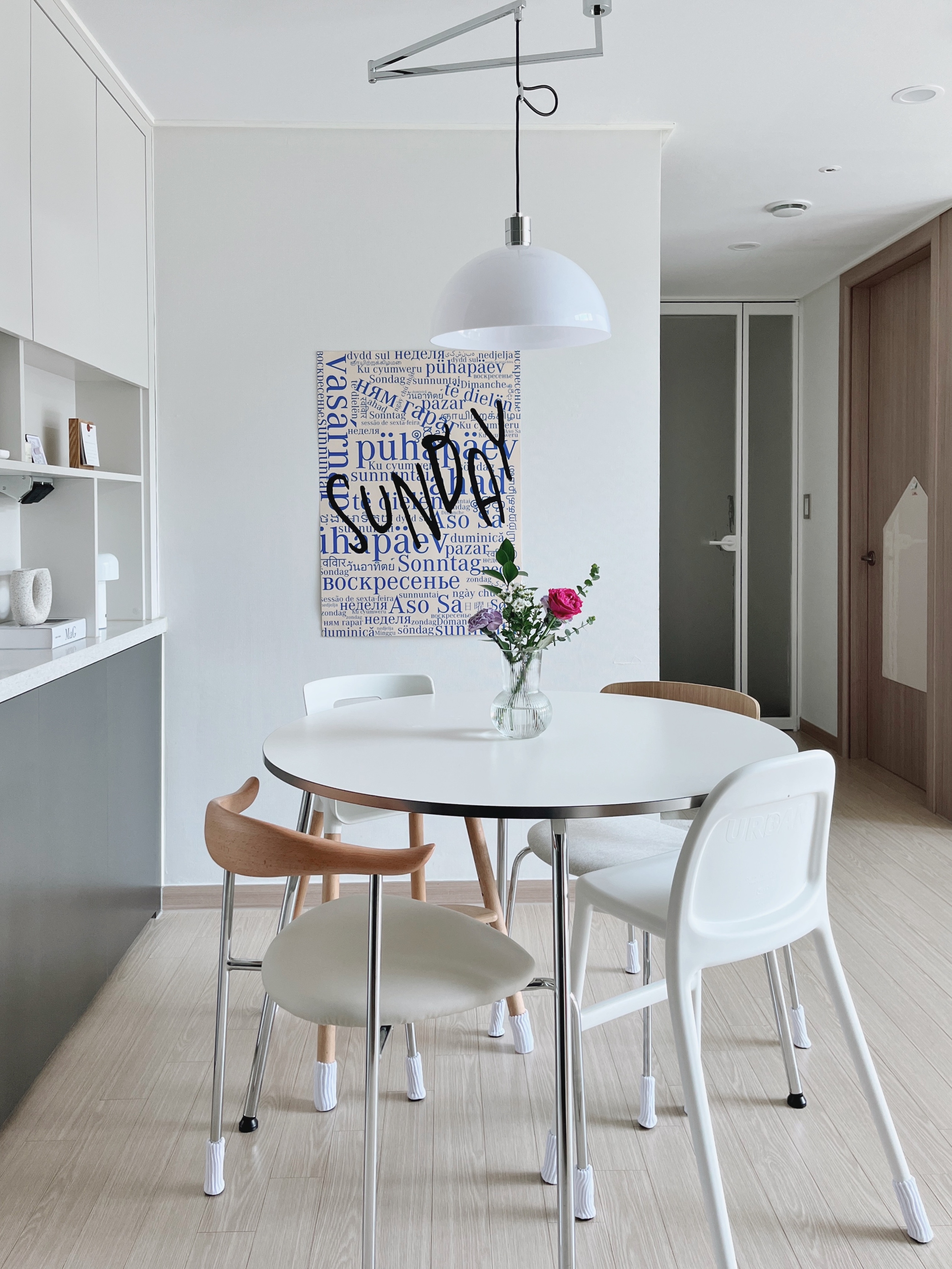 Round Chrome Dining Table user photo