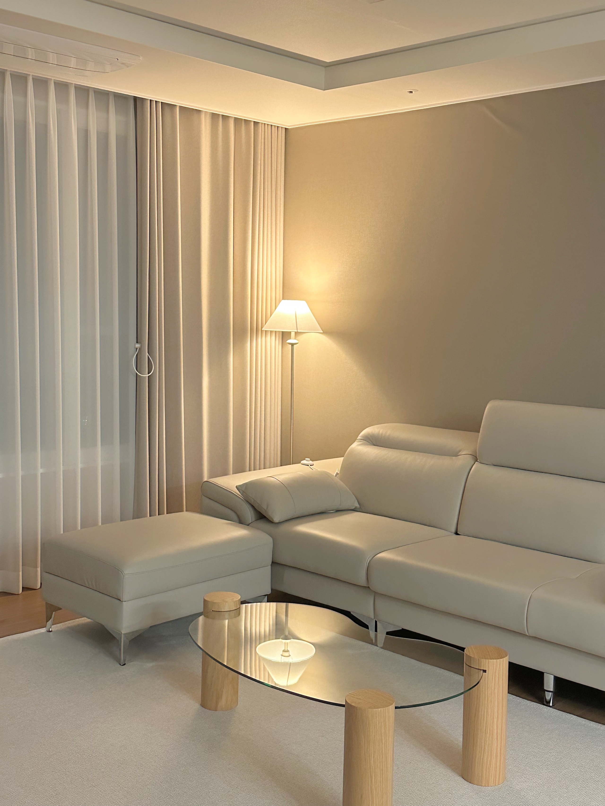Glass Coffee Table with Wooden Legs user photo