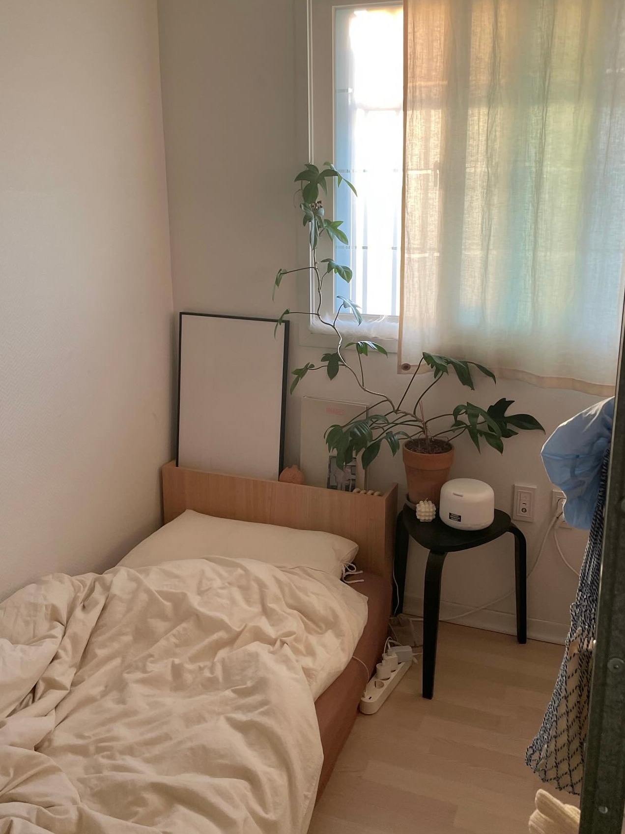Low Bed Headboard with Concealed Shelf Storage user photo
