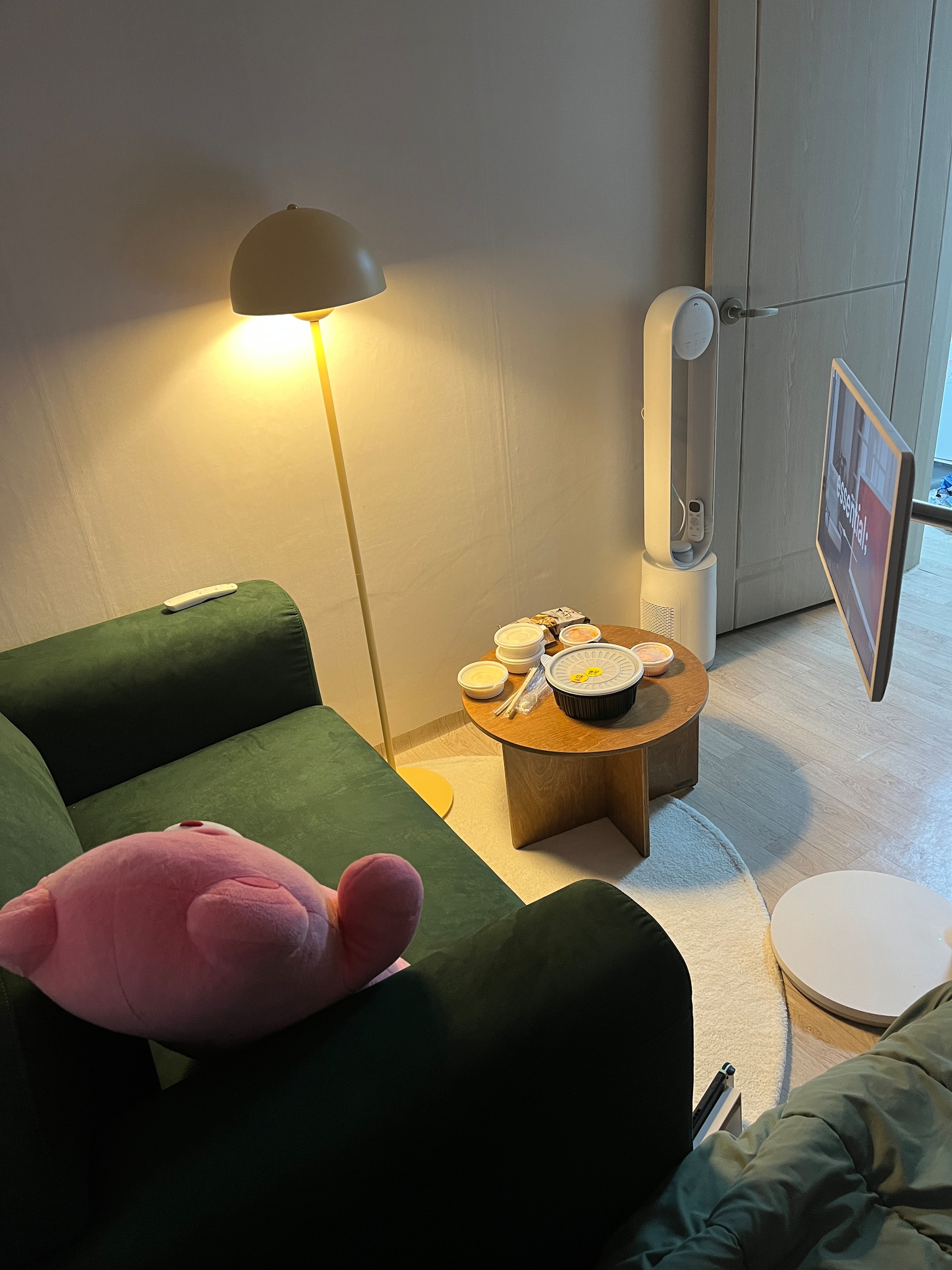 Nesting Round Coffee Table user photo