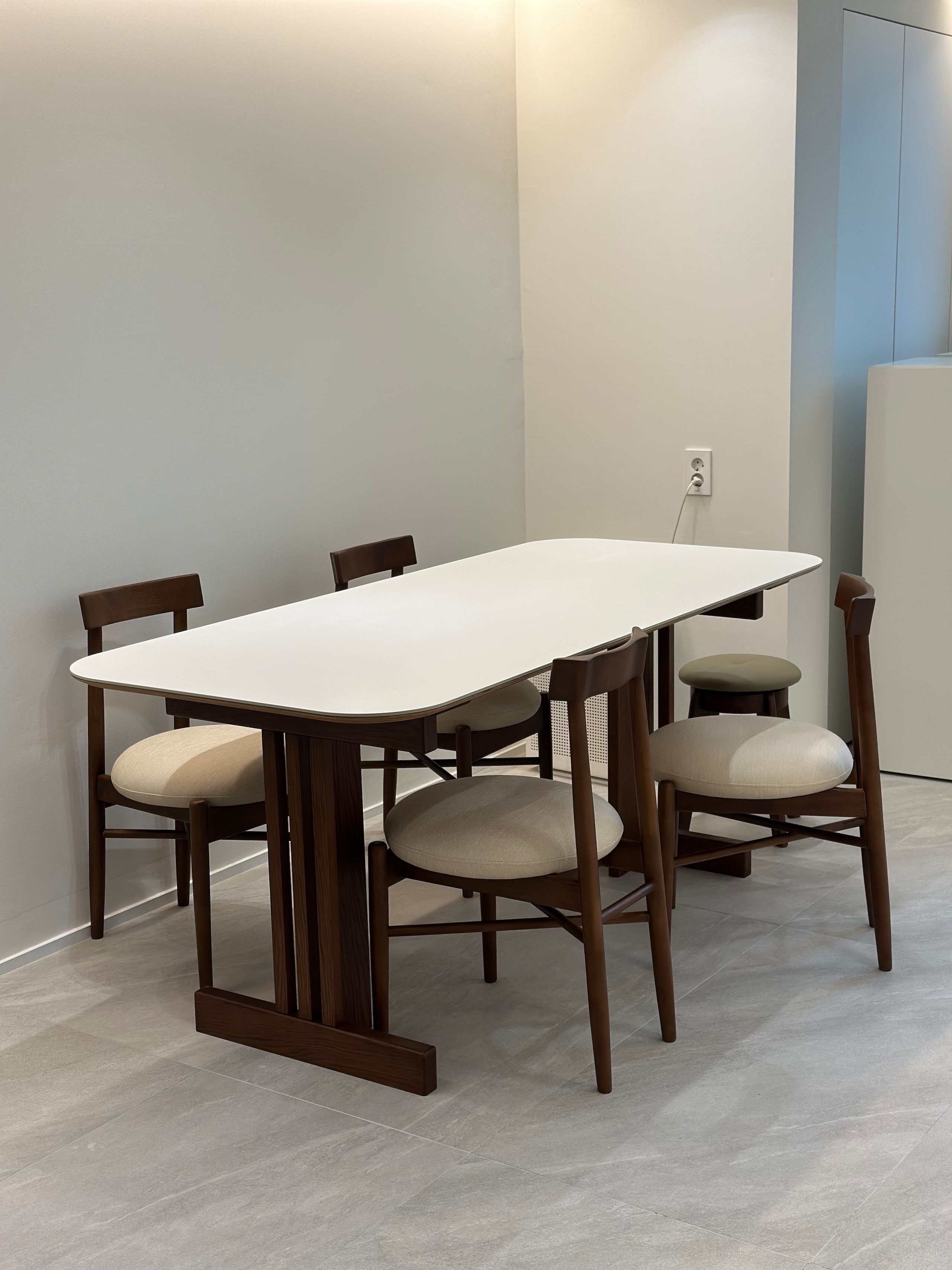 Round Cushion Wooden Dining Chair user photo