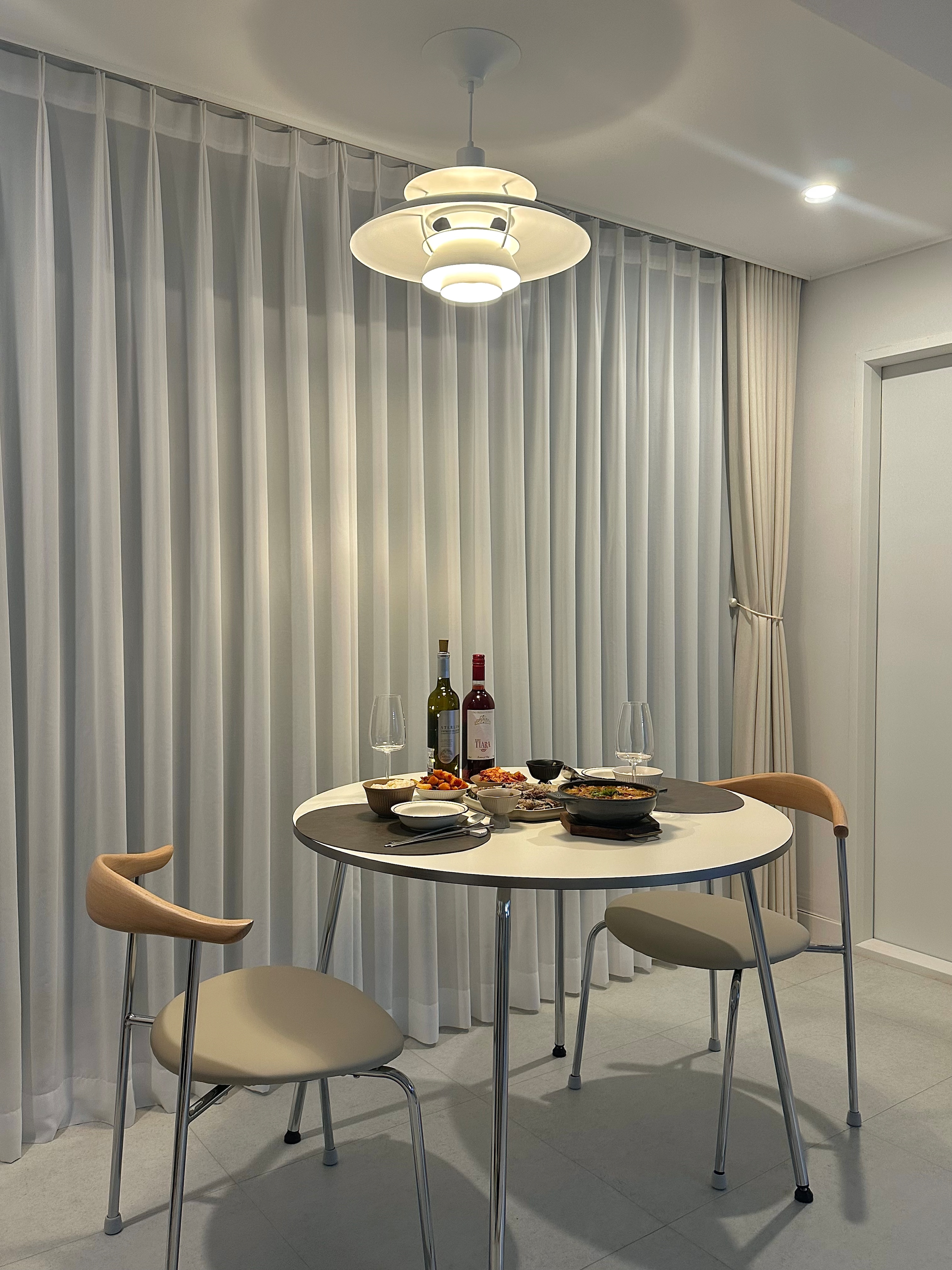 Round Chrome Dining Table user photo
