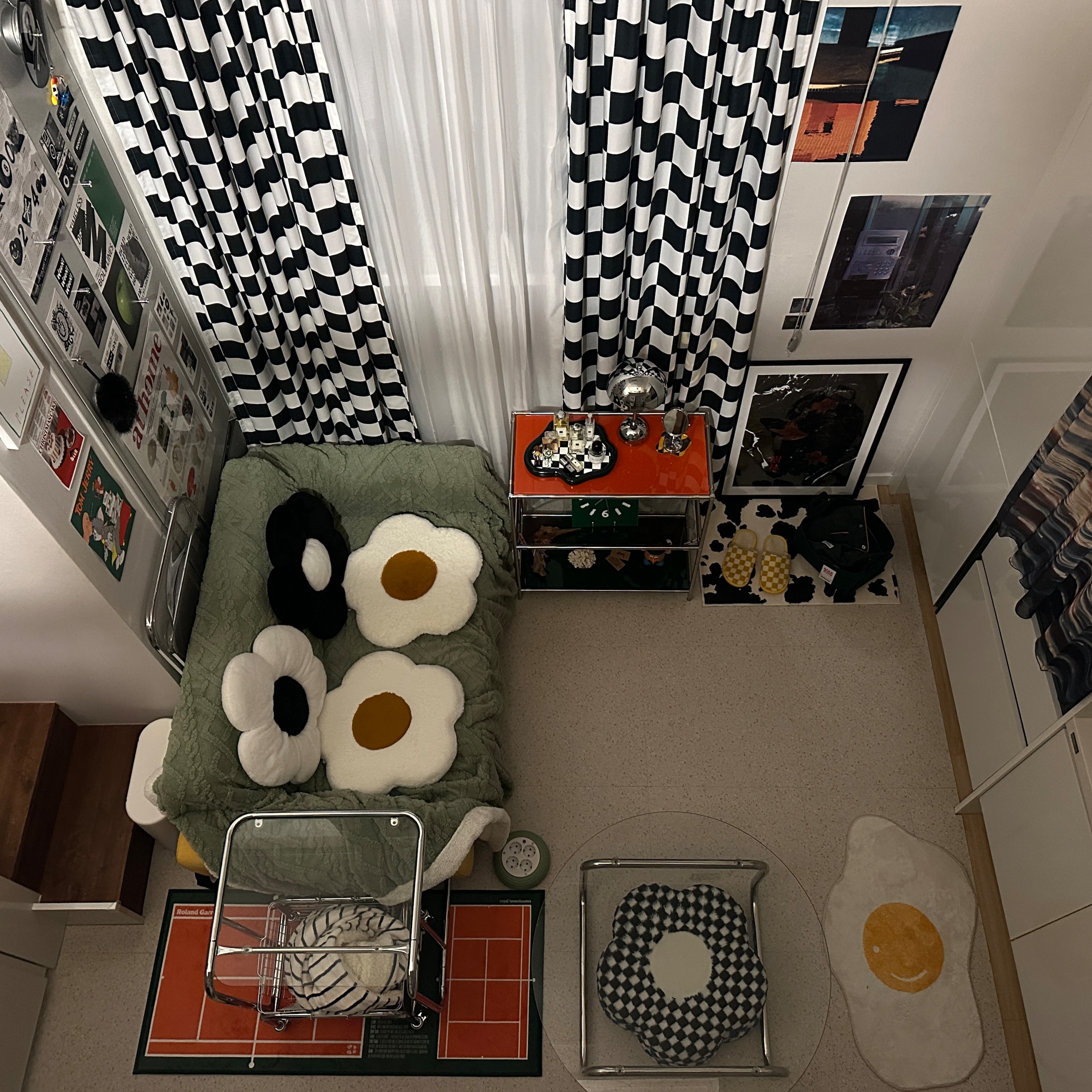 Glass C-Frame Side Table user photo