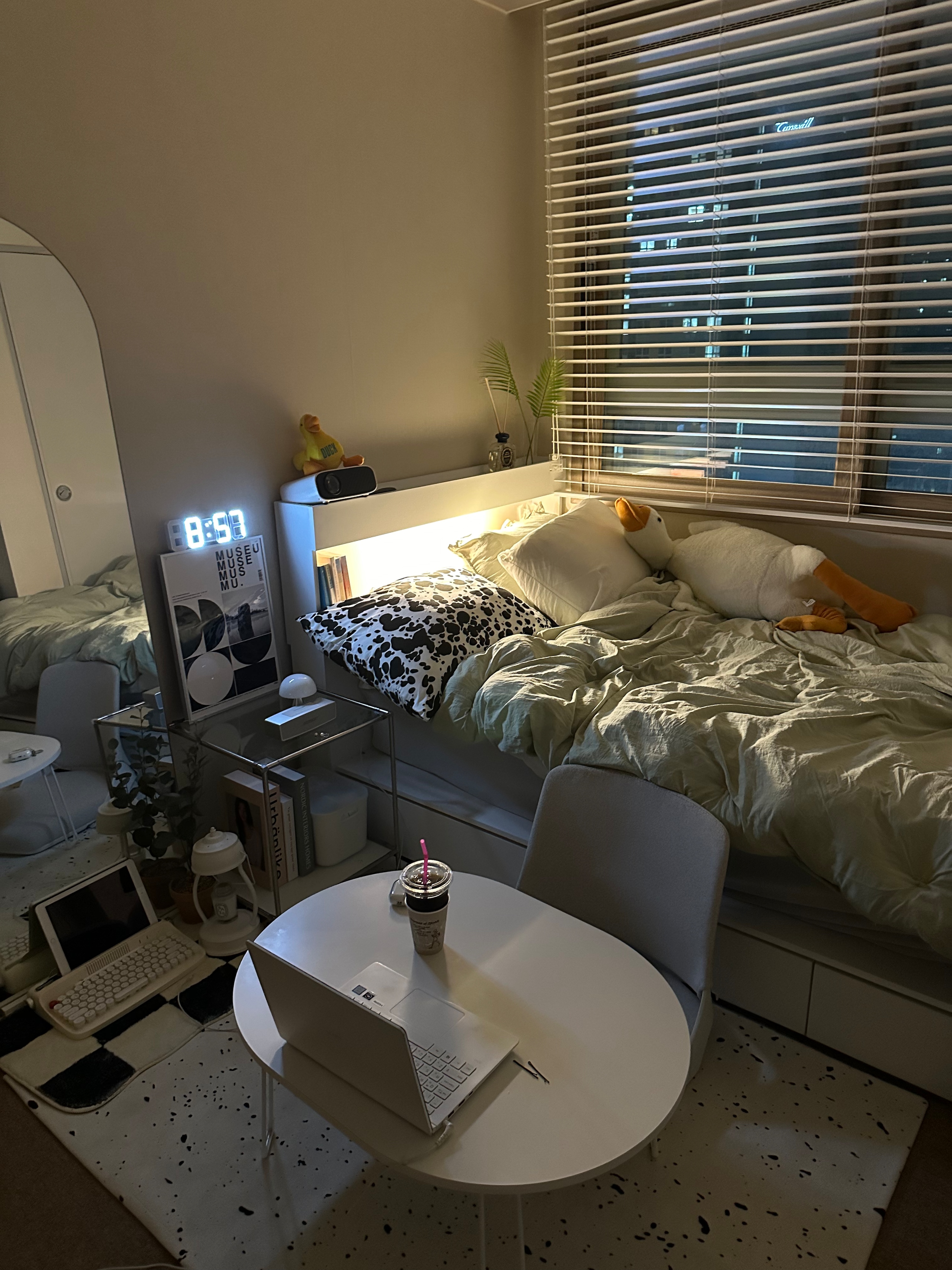 Foldable Oval Low Coffee Table user photo