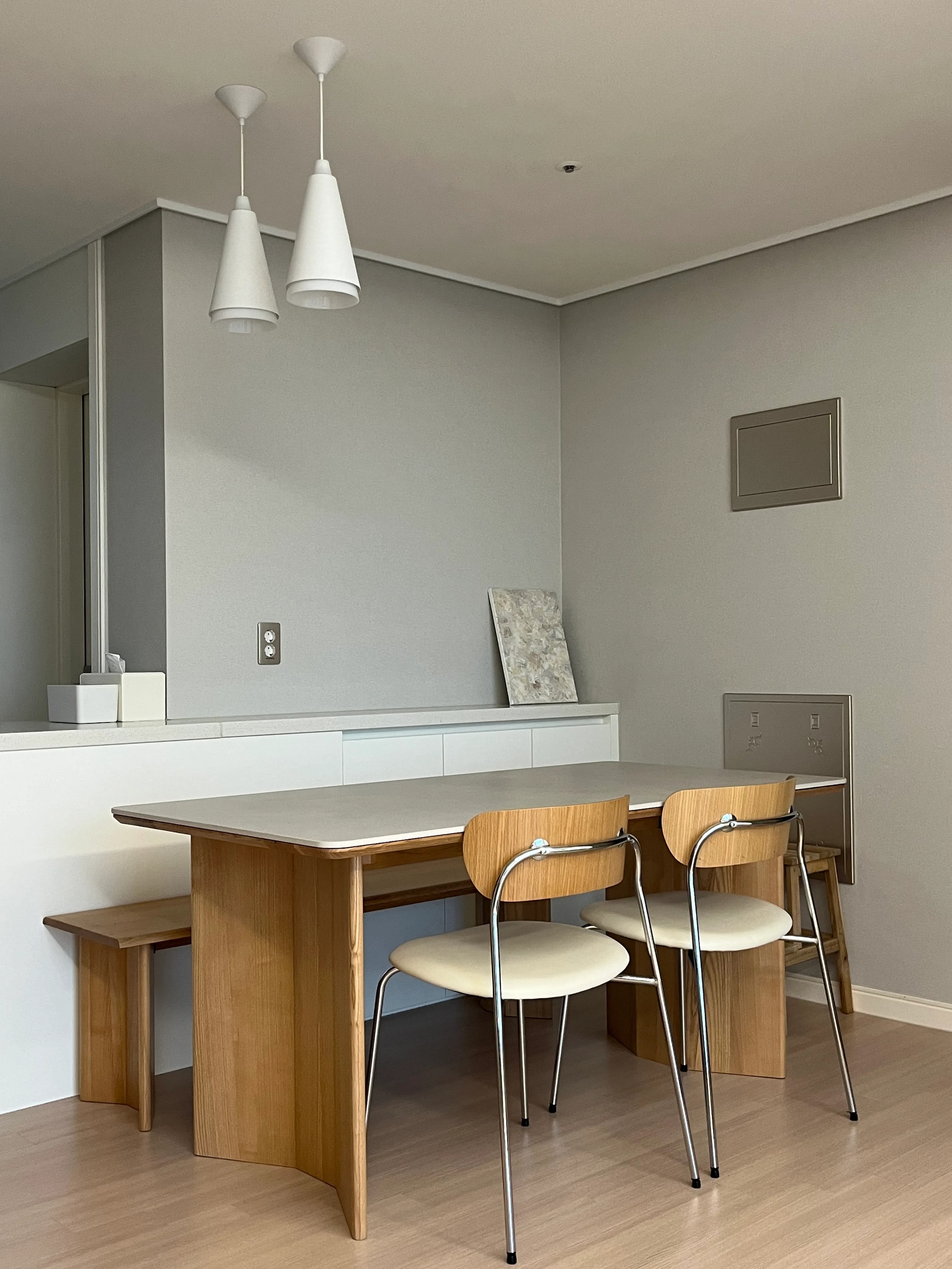 Reversible Ceramic Rectangular Dining Table user photo