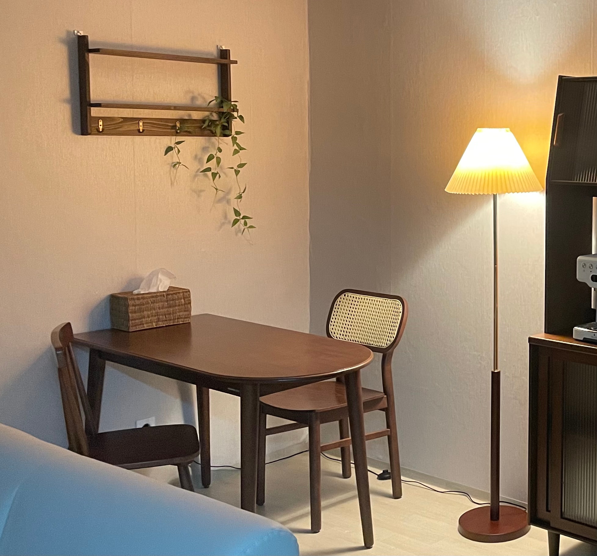 Walnut Half Oval Dining Table user photo