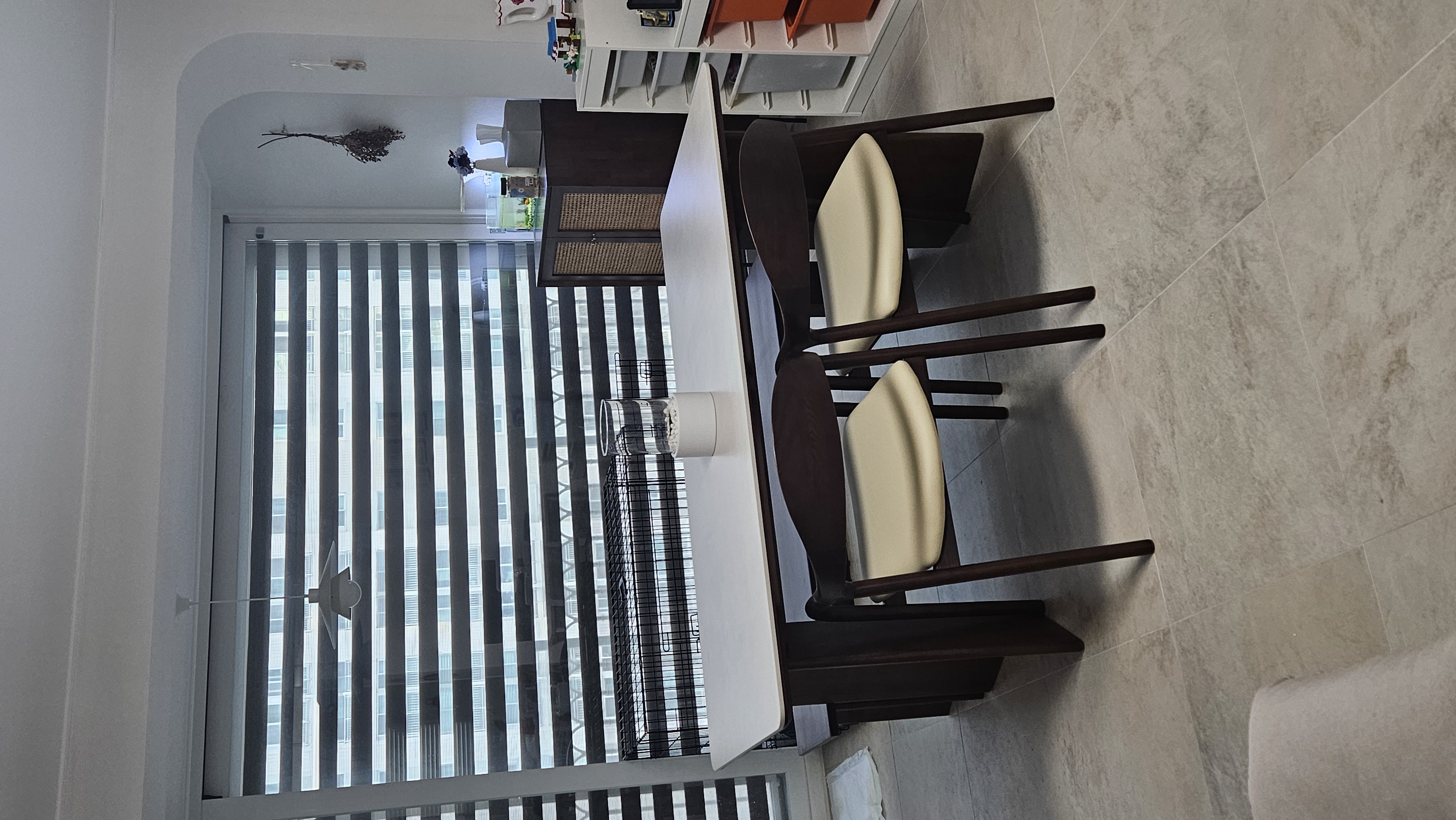 Reversible Ceramic Rectangular Dining Table user photo