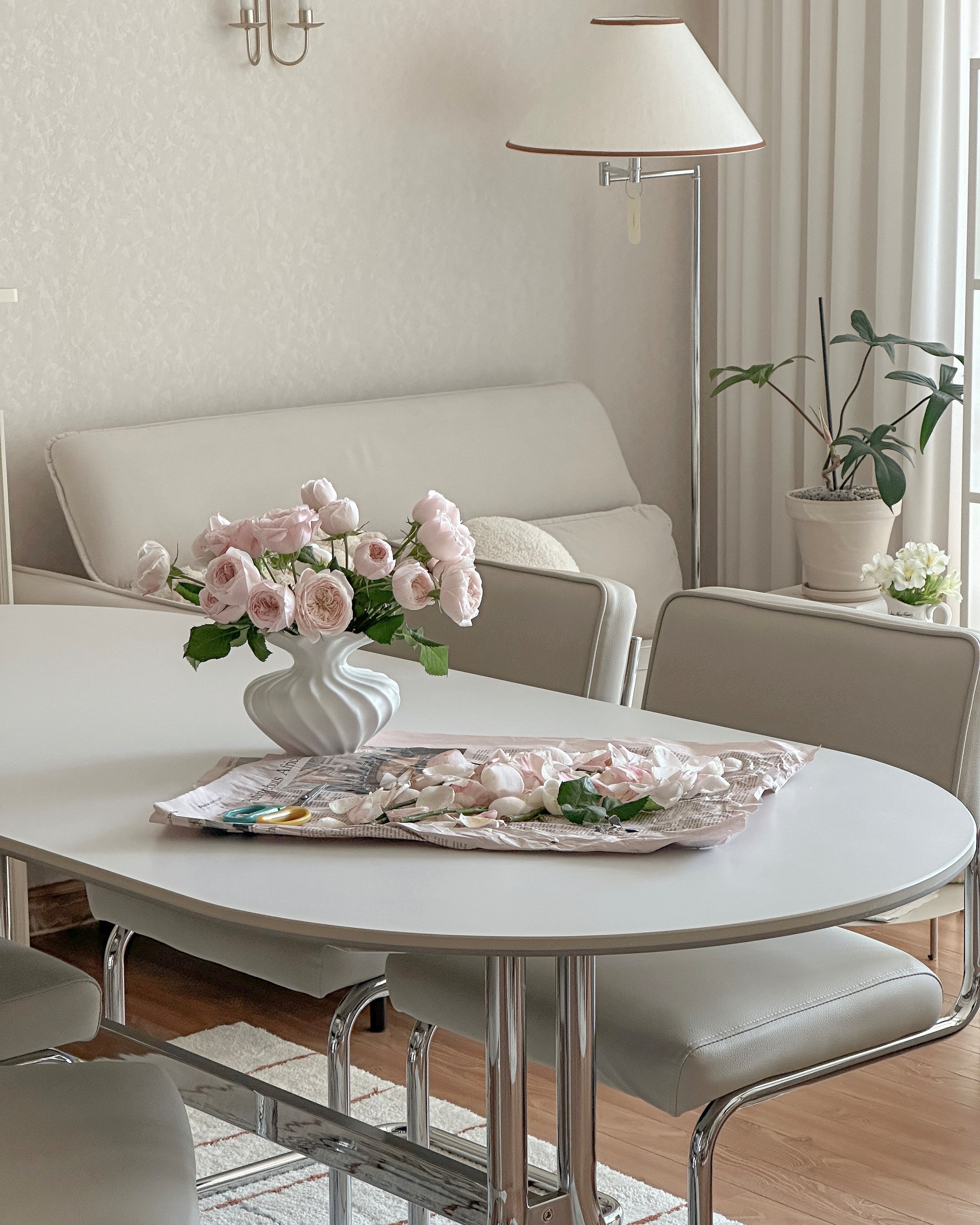 Short Pleated White Vase user photo