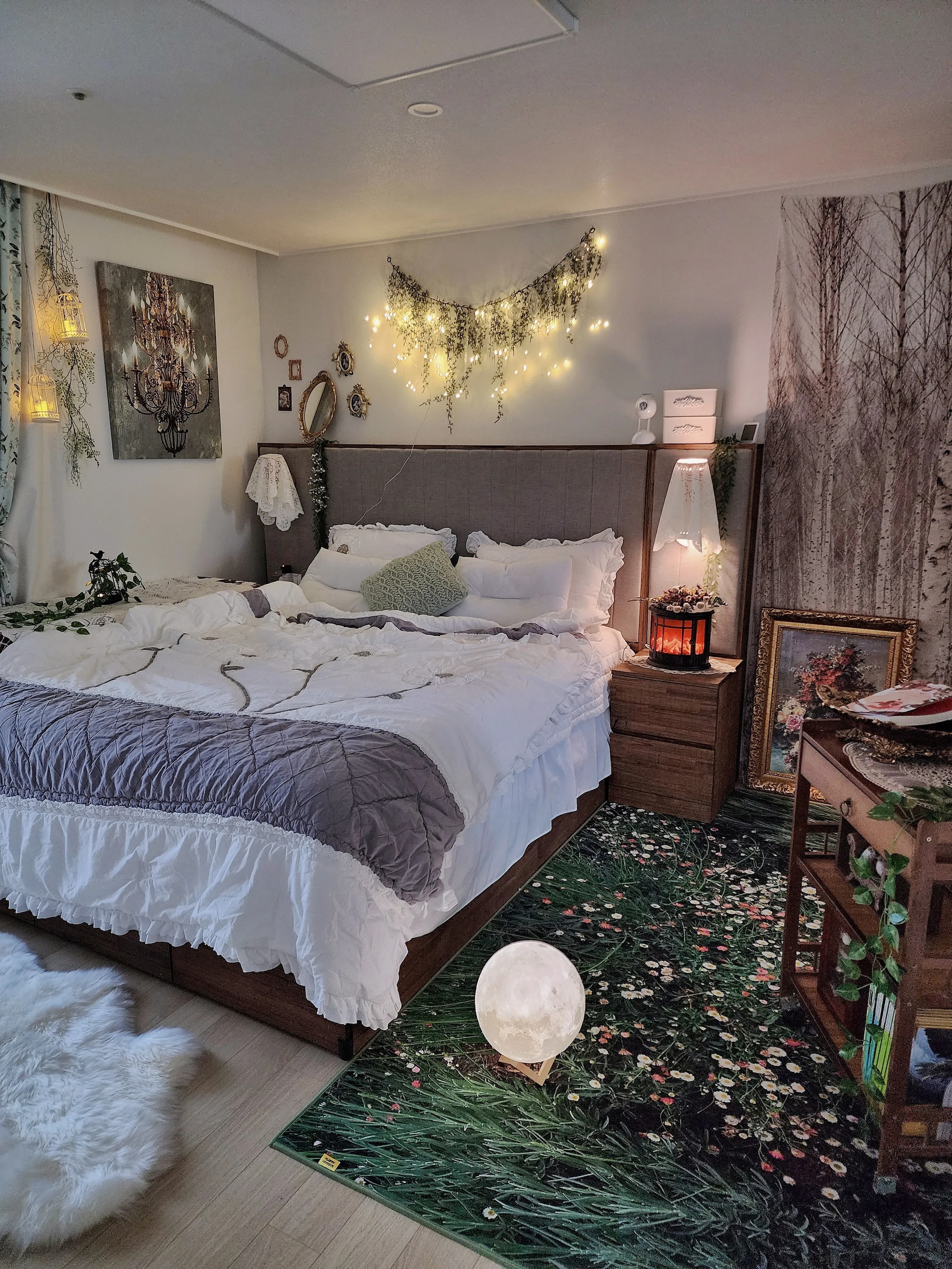 Moon Table Lamp user photo