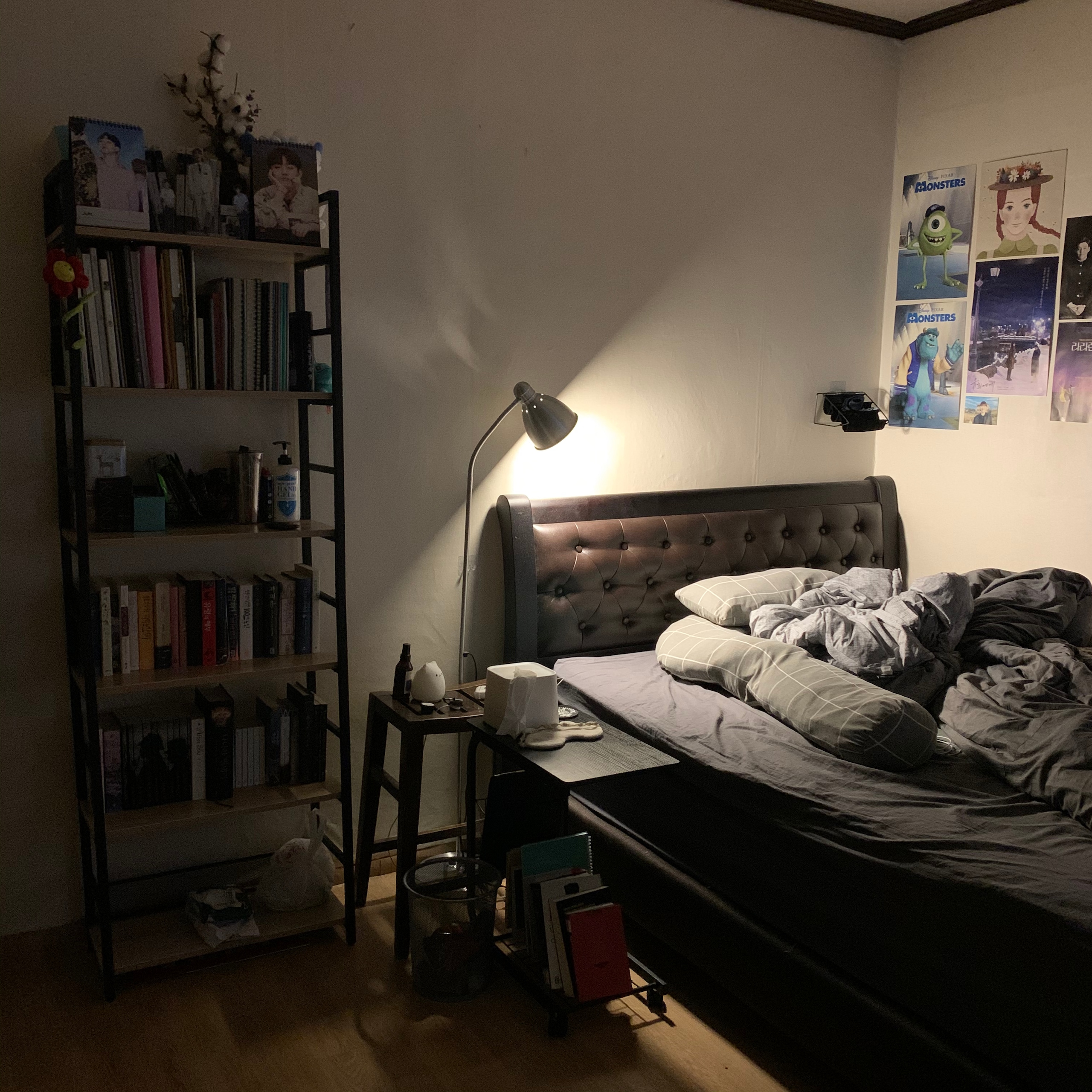 Rolling C-Shaped Side Table with Magazine Rack user photo