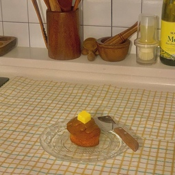 귀여운 버터가 올라간 솔티 카라멜 파운드
맛있는 디저트가 보기도 좋으면 반칙이지
예쁘니까 사진 한장