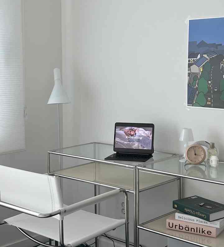 簡単な仕事はiPadで、音楽を聴くときも一緒にします✨💛