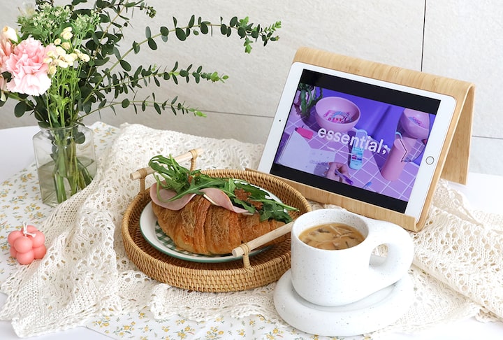 short form carousel card thumbnail