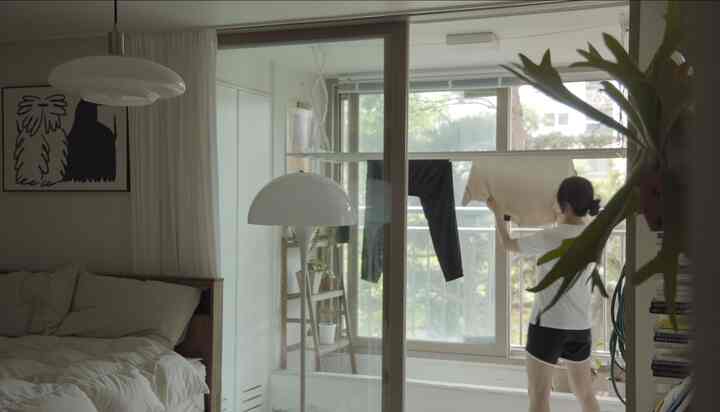 朝早くから始まったサリム
乾燥した洗濯物を歩いて家事を始める

軽く始められることから一つずつじっくりと暮らしをこなしてみると
それなりのルーチンができ始めます。