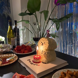 매년 생일과 크리스마스 등 큰 행사가 있을 땐
집에서 홈 파티로 즐거운 시간을 보내고 있어요!!!