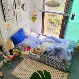 자연에서 유래한 모달 소재를 100% 사용하여 부드럽고 산뜻한 인틴트 양면 고요이불.
이름처럼 정말 고요하게 잠들 수 있을 것 같은 쾌적한 부드러움이다.
가볍기까지 해서 침대에 누워 덮으면 구름을 덮은 듯 포근하고 쾌적한 기분. ☁
양면이라 기분에 따라 앞뒤 다르게 사용가능한 것도 굿! 👍
인틴트 치즈이불도 맘에 들어서 내돈내산으로 선물도 했었는데 이 이불도 넘 맘에 든다. 💙
