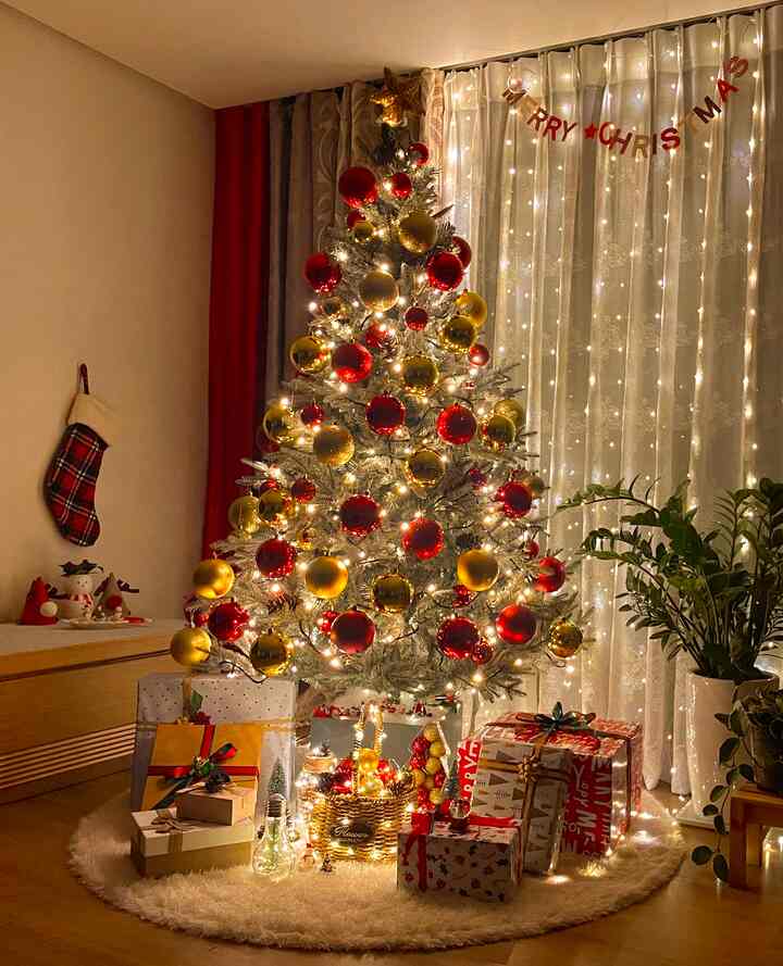 Natal dengan ketulusan di pohon ❤ Itu adalah ruang yang didekorasi untuk keponakan saya, tetapi saya sangat puas dan keluarga saya sangat menyukainya sehingga saya pikir saya memiliki Natal dan akhir tahun yang bahagia.

Tahun ini, saya serius dengan pohon itu dan bekerja keras untuk mendekorasinya.
Saya juga sangat menantikan Natal 2022.