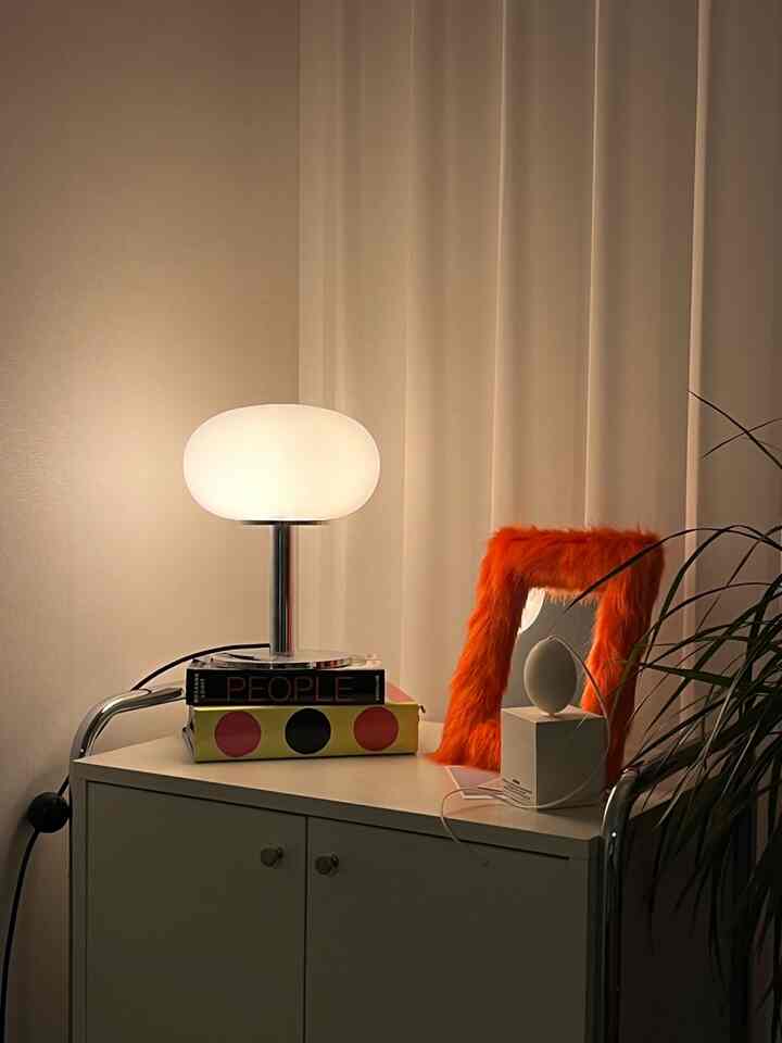 オレンジ色のポイントインテリア