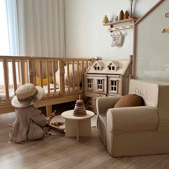 Recommended baby sofas made in Korea. ᐟ.ᐟ
This is a baby sofa that I bought after much thought to help maintain a good posture. 
There are many sofas, but the reason I chose the Baby Baba product is that 
The cover is washable! 
Since it has a sofa cover while being covered with a waterproof cover, even if the baby spills snacks or scribbles, you can just take off the cover and wash it. 
And you can also put initials on it, so it seems meaningful.