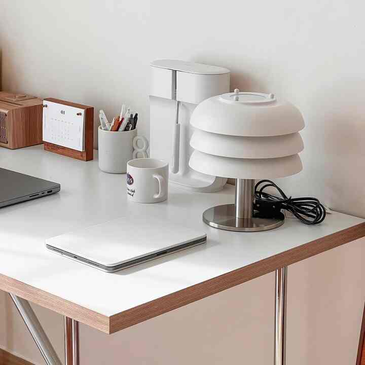 デスクテリアのおばさん

最近は全体が見える構図より
部分部分に見える構図で撮るのがいいですよ。