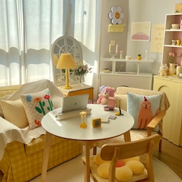 2년간 질리지 않고 잘 사용하고있는 마켓비 단스탠드 3가지 추천드려요 💛
마켓비 스탠드는 가격도 착한데 디자인도 예뻐서 개인적으로 애정하는데요,
그 중 제일 좋아하는 스탠드 3가지 추천드려봅니다!!
먼저 첫번째는 제가 너무 좋아하는 마켓비 플리츠 단스탠드 입니다! 
