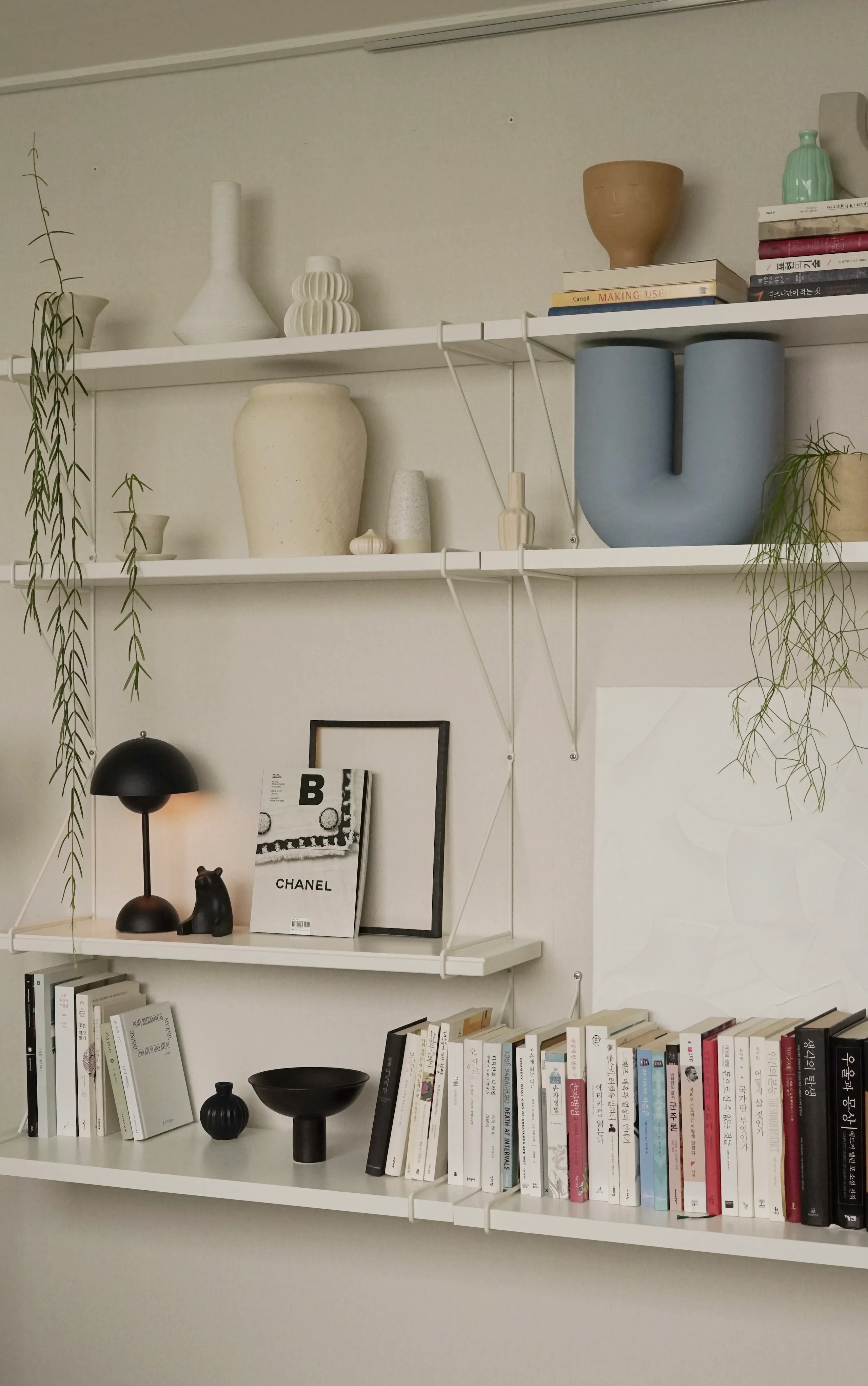 BERGSHULT ベリスフルト / PERSHULT ペルスフルト ウォールシェルフコンビネーション - ブラウンブラック/ホワイト 120x30 cm 492.911.54