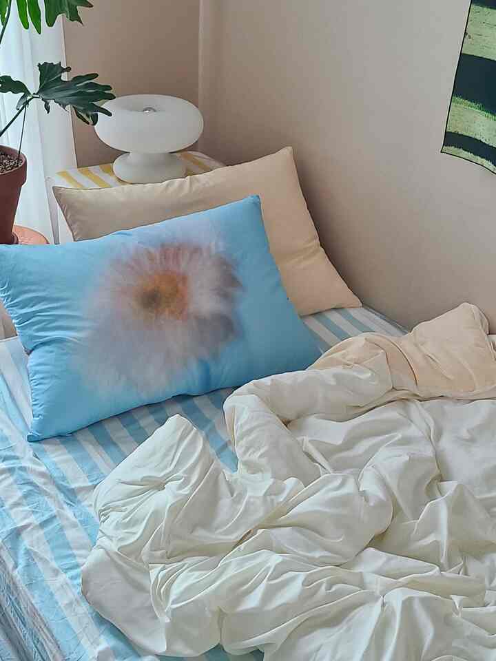 雰囲気を存分に生かしてくれる華やかな芸術作品🖤


#トゥヌ#トゥヌショップ#TOUNOUショップ＃トゥヌテリア＃アート＃アートグッズ＃アート編集ショップ＃日常芸術＃枕おすすめ＃枕綿 