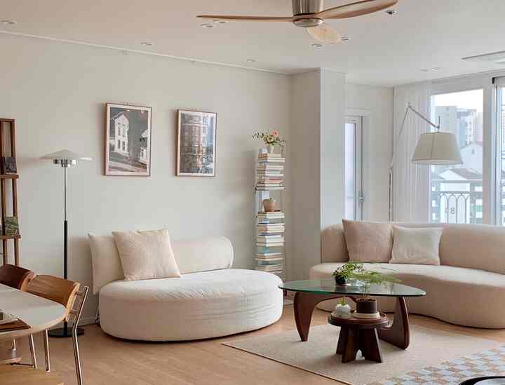 #Rumahku hari ini #Kontes Rumahku hari ini

Ada berbagai konten yang bisa merekam rumah kita,
Tidak ada tempat seperti Rumah Hari Ini :)

Merekam rumah saya dan bahkan mengadakan kontes kecil🤍
Rumah masa kini sungguh cinta..😍

-

Tempat favorit saya dan istri,
Ini adalah ruang tamu yang dipenuhi selera mereka berdua.
Dengan kombinasi warna gading + kayu kesukaan anda
Itu memenuhi ruang tamu.


#interiorkayu #interiorrumahpengantinbaru #dekorasirumahpengantinbaru #penataanruang tamurumahpengantinbaru #interiorruang tamu #dekorasiruang tamu #penataanrumah #interiorputih #interiorkayu putih 
