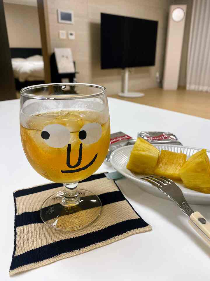 結婚後、夫が外出したらこんなに一人でご飯を食べてウイスキー一杯で寝るのが私の落ちでしたが…
来年は可能でしょうか？ ...
＃キッチン＃キッチンインテリア＃ジャクソンカメレオンテーブル＃ジャクソンカメレオン＃チャーター＃チャーターハウスインテリア＃チャーターハウス＃チャーター＃チャーターハウスを飾る＃フィリビット