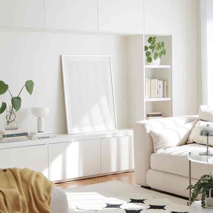 So, if I were to describe this wooden frame, 
It's survived 5 reforms since 2016🤔 

I liked the color of the wooden frame, so I changed only the inside, 
And this time, I reformed the frame to a shiny metal feel, 

And I roughly brushed the inside with a handy coat to make it three-dimensional! The 1,000 won Daiso material that transformed wood into metal is 
On the very last slide. 뚜뚜💥💥💥

(I think I did something a little new this time, don't you think...?👀)

#OhouseSeason9 #소품만들기 #인테리어액자 #액자인테리어 #액자리폼 #액자프레임 #액자포스터 #액자데코 #벽꾸미기 #플랜테리어 #조화플랜테리어 #칼각수납 #거실인테리어 #거실꾸미기 #벤자민무어 #셀프페인팅 #셀프페인트 #친환경페인트 #스커프엑스 #붙박이장 #거실수납장 #수납장 #수납장인테리어 #거실선반 #선반장 #선반인테리어 #거실선반장 #선반꾸미기 

