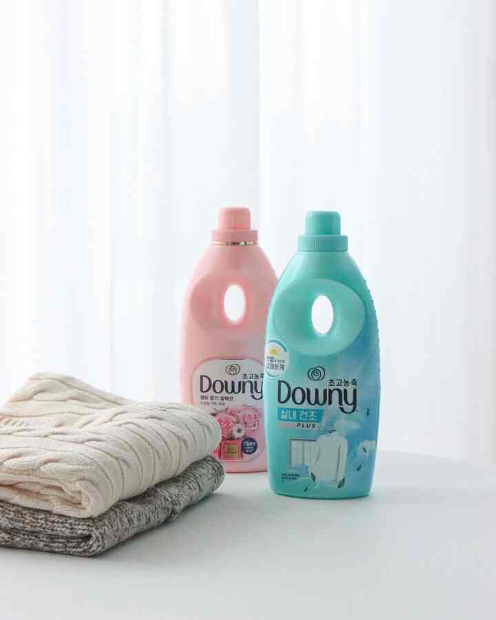 #제품제공ダウニー屋内乾燥プラス

気まぐれな天気に洗濯物を頻繁に回したが、新しいダウニーの香りが家のあちこちで感じられた。フレッシュクリーンの爽やかでありながら、ほのかな香りが好奇心なく書くのにちょうどいいようだ💁🏻‍♀

そして洗濯物を長く乾かしておくと、さっぱりとした臭いがしにくかったのですが、高濃縮なので、かすかさず香りが長く残っていました🍃✨
🌷生花の香りのコレクションは私の柔らかいニットを手洗いするときに仕上げの段階として使用しています。ニットを着ていくと香水がなくても生花の香りが残っていて生活する中は気持ちが良かった💃🏻

最後に、🚫NO  #오늘의집 #다우니 #P&G #피앤지 #P&Gピアンジー #살림수납 #섬유유연제추천 #살림꿀팁 



