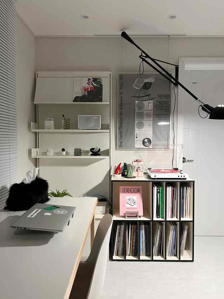 愛する人への贈り物と歌の歌❤️🥂

マイケル・ブーブレ - Christmas lp

あなたが愛する人にクリスマスプレゼントとして贈るものを探していますか？ところが、その方がガンソンウォンにターンテーブルまで持っていますか？そんな悩みなくバイニールをオススメします(__)

私が受けました。とてもとても気持ちよくロマンチックなプレゼントです。でもまたクリスマスだからロマンチックなキャロルにレッドバンならどれくらいいいんですよ！お好みに乗るのですが、ヨランガ一つぐらい所蔵するのもいいと思います！

＃今日何をする＃最近の傾向インテリア＃照明＃収納＃クリスマス＃クリスマス小物＃クリスマスインテリア＃クリスマスデコ 