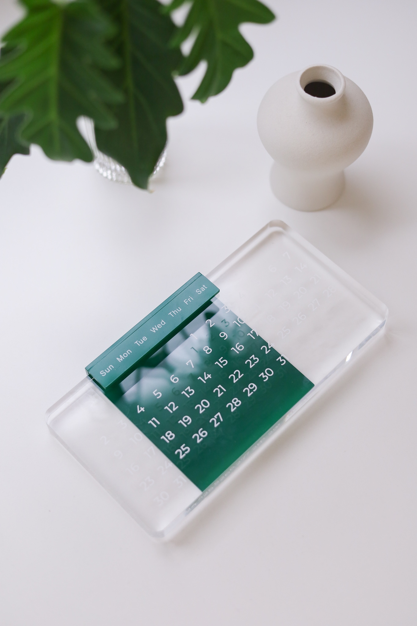 Retro Yellow Acrylic Desk Calendar user photo