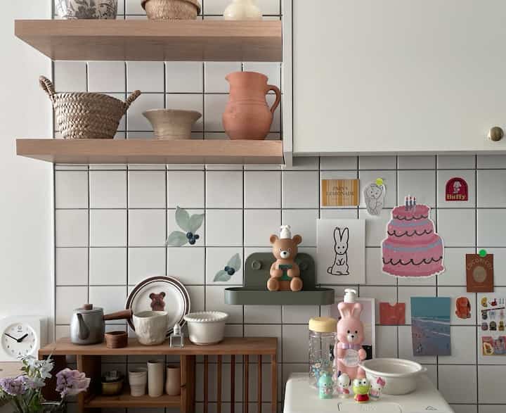 [🏷️ Memperkenalkan rak dinding tipe hisap efisien yang menambah kesan pada dapur dan membantu penataan tanpa meninggalkan bekas kuku]

Memperkenalkan rak dinding tipe hisap IKEA yang menyimpan barang-barang rumah tangga kecil di dapur dan menjadi titik interior dengan desain dan warnanya. 

#Barang cantik adalah yang terbaik #Koleksi #Dapur #Interior dapur #Rak dapur #Rak dinding #Rak dinding hisap #Dapur rumah tangga #IKEA #Penyimpanan dapur #Organisasi dapur #Ubininterior #Ubin dapur #Interior kayu #Interior putih #Rak piring # Tempat Piring #tempat piring #hiasan dinding