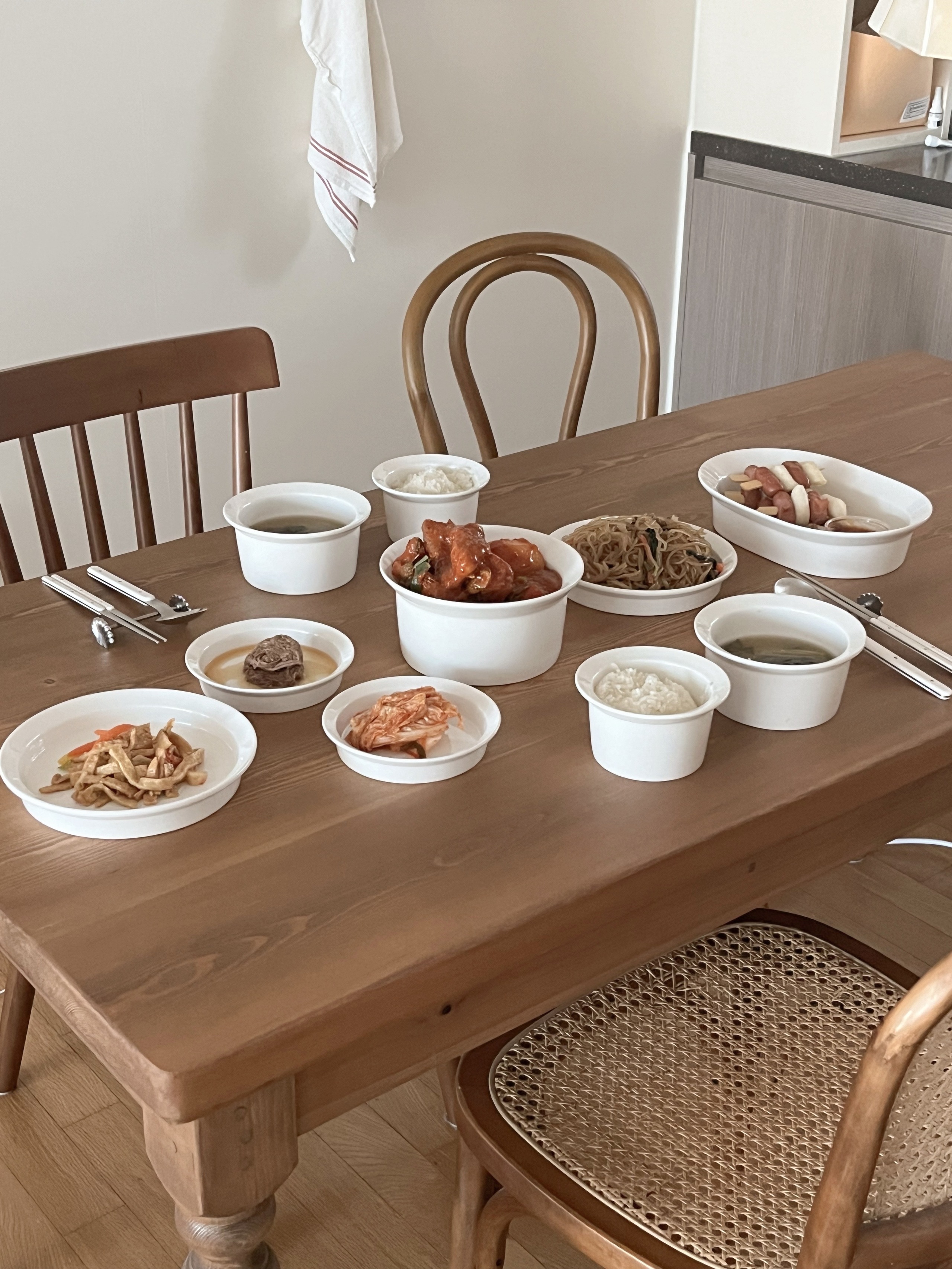 EBT Newlywed Ceramic Dinnerware Set for 2 (10-Piece) user photo