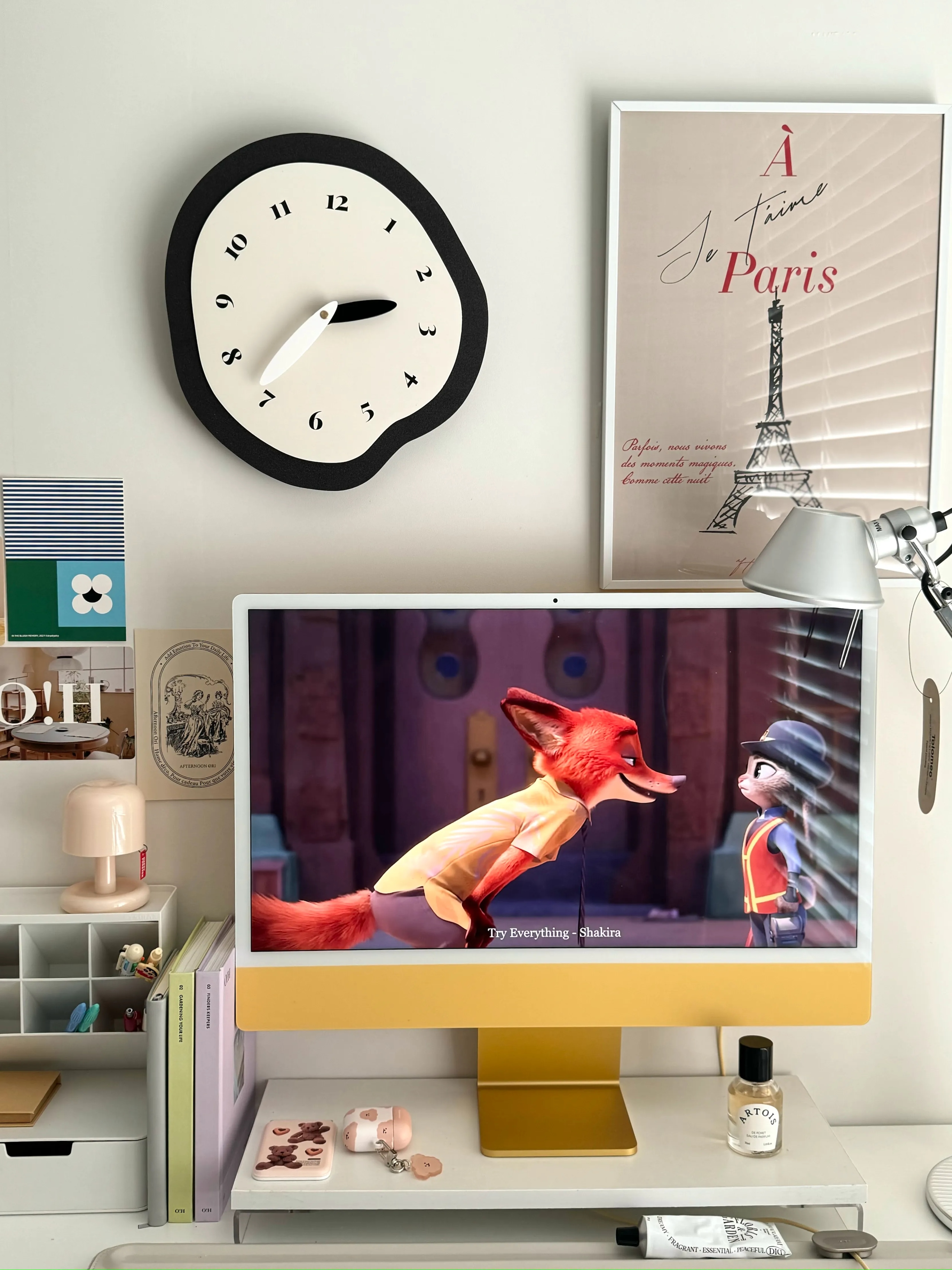 Wavy Retro Wall Clock user photo